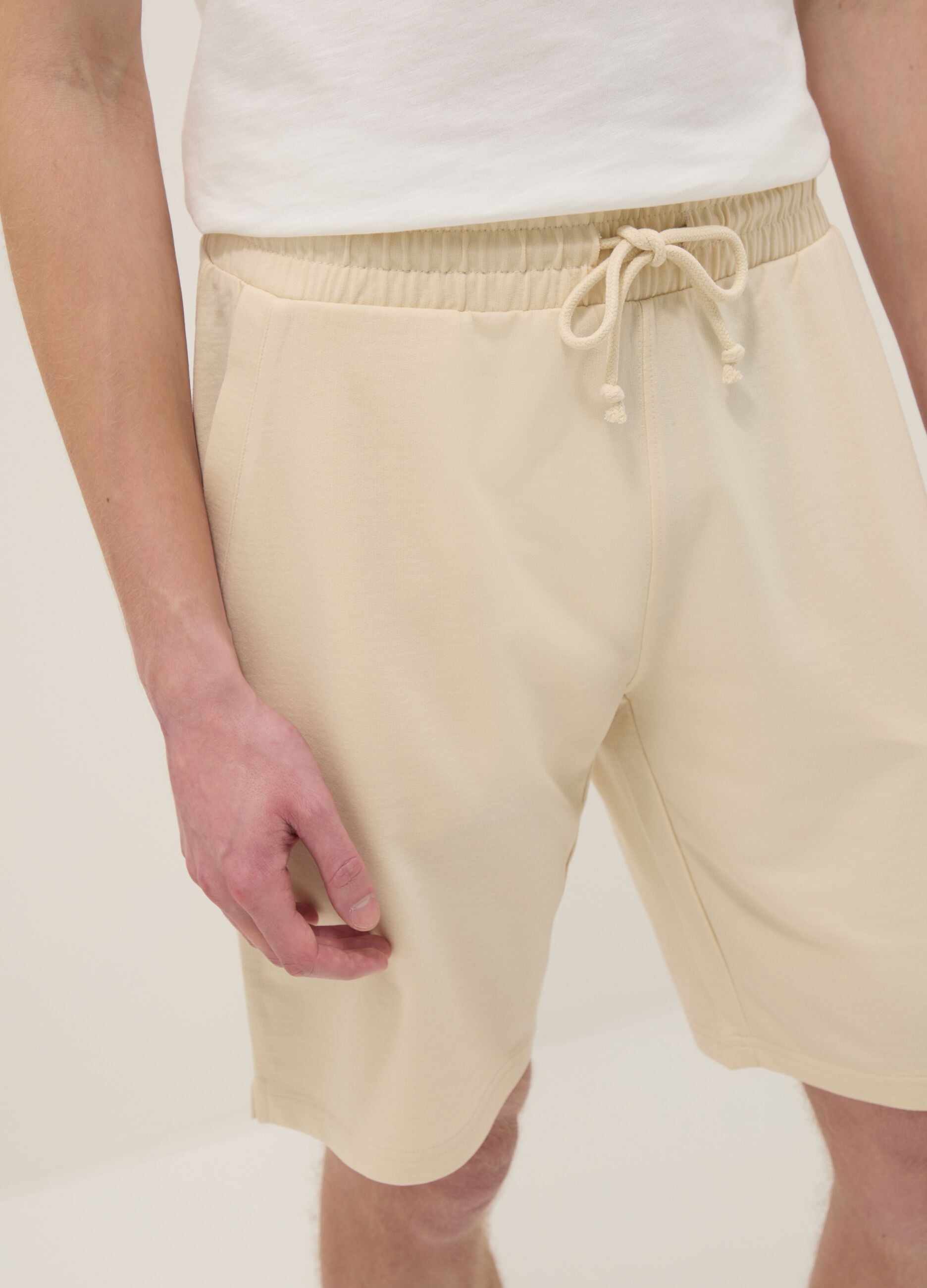 Regular fit beige cotton blend shorts