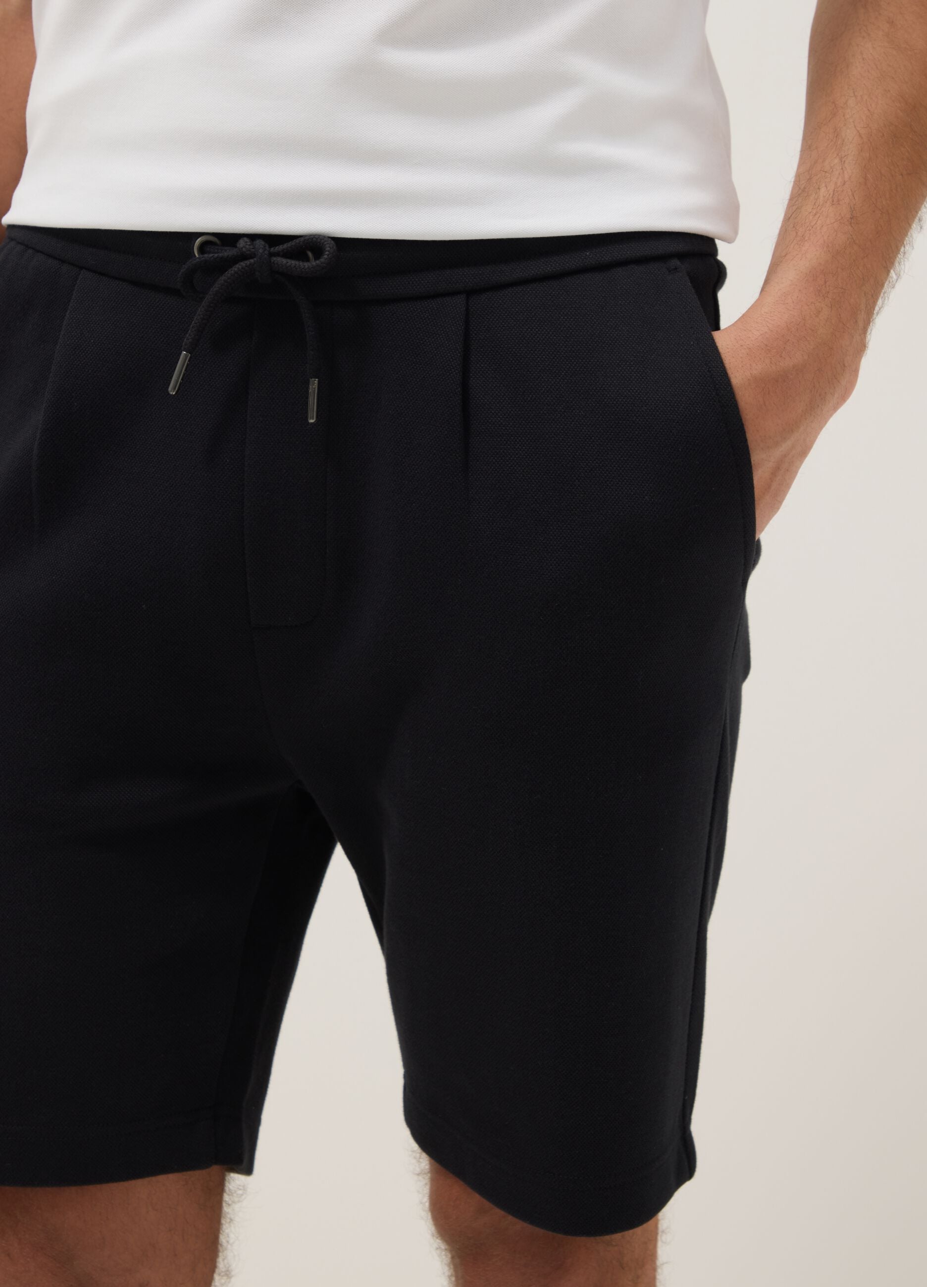 Black pure cotton regular-fit shorts with drawstring