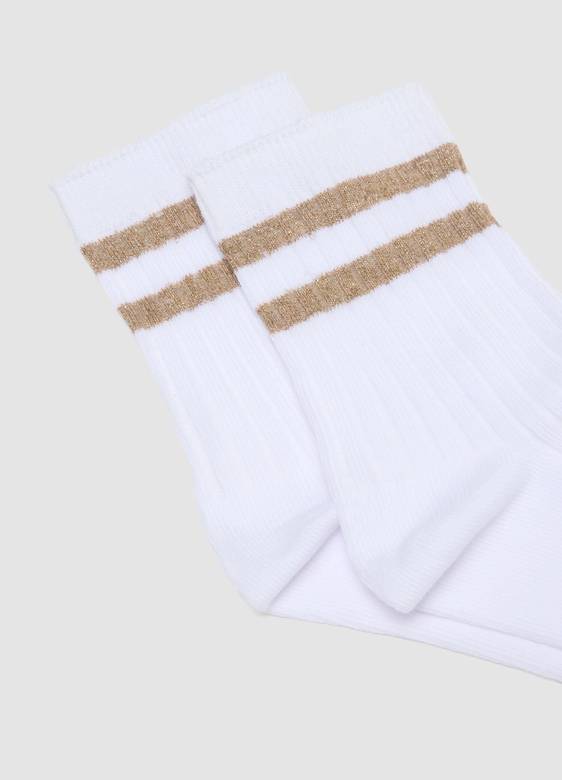 2-pack of white organic cotton socks with stripes