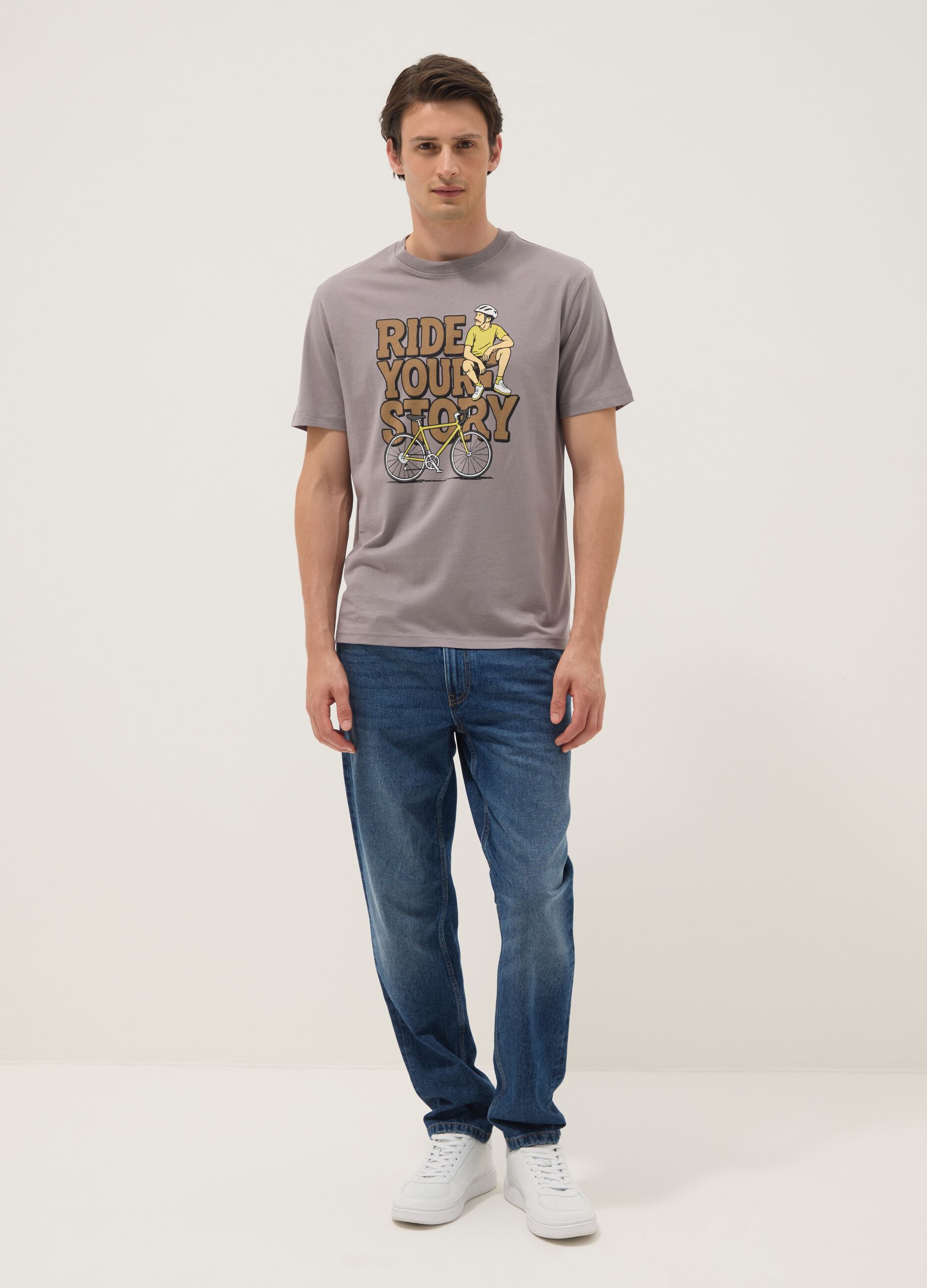 Grey pure cotton T-shirt with front print, regular fit