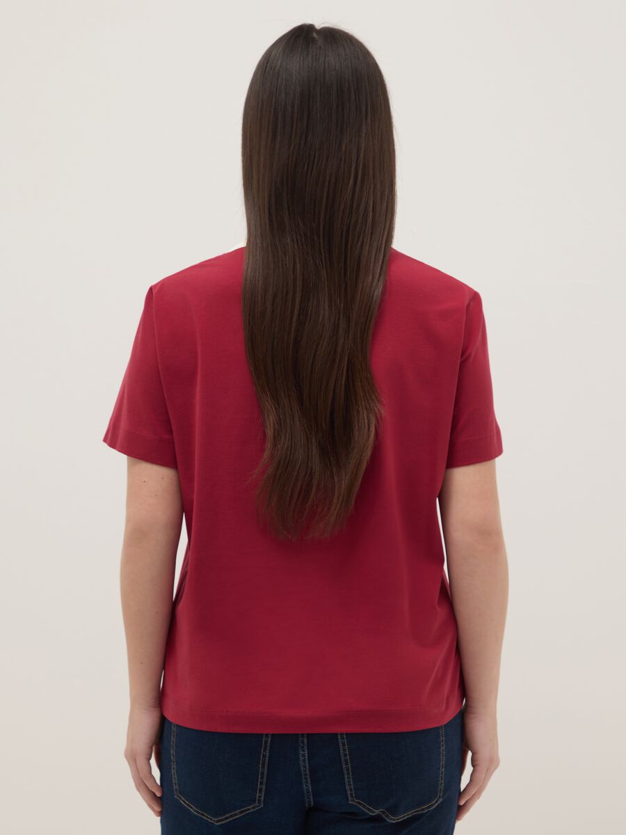 Red regular fit stretch cotton t-shirt with embroidered phrase_2