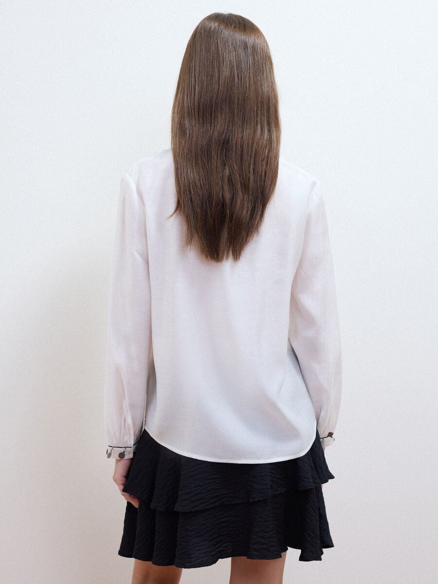White viscose-blend shirt with charms and V-neck regular fit_3