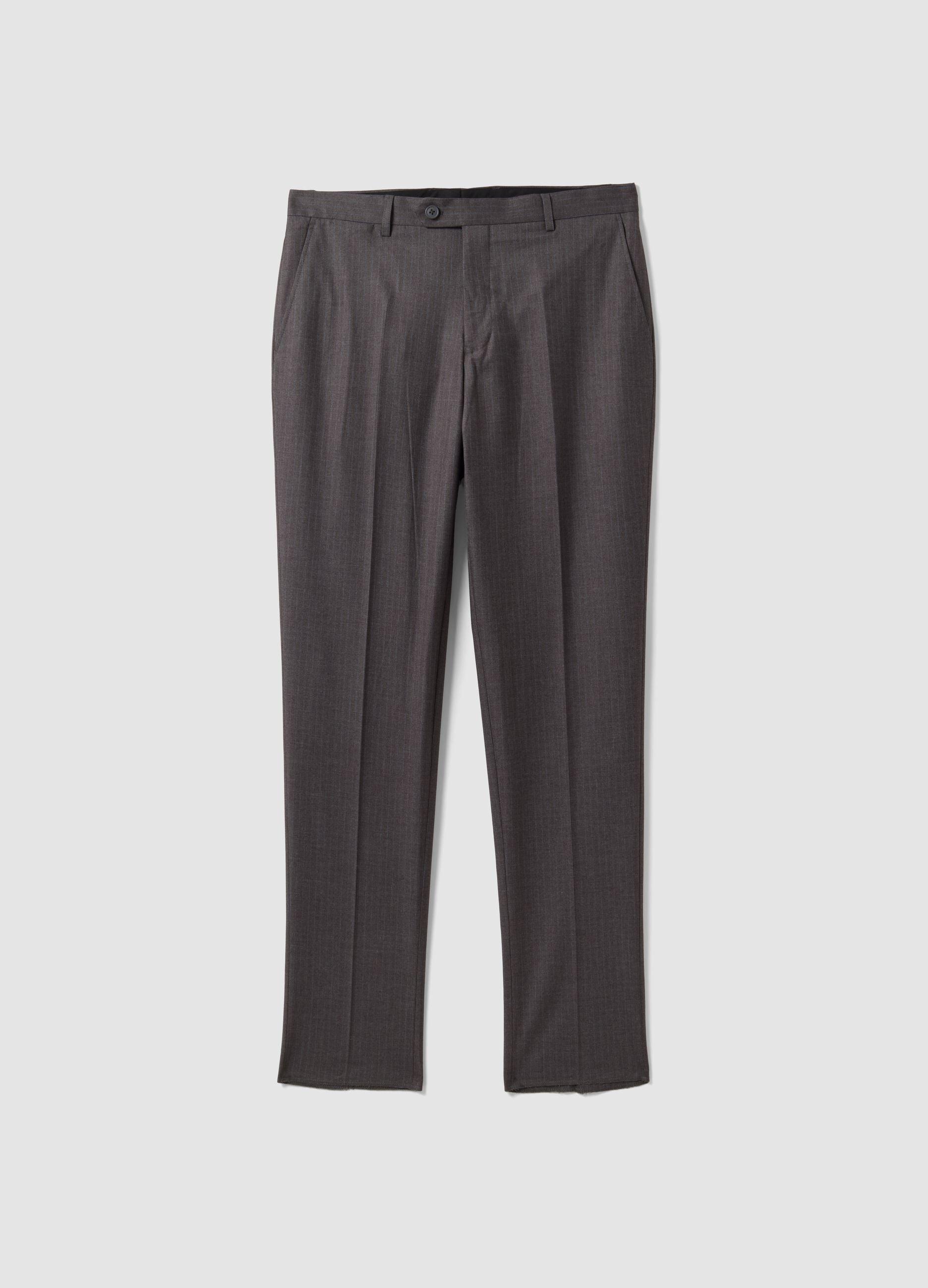 Grey stretch viscose suit with classic lapel