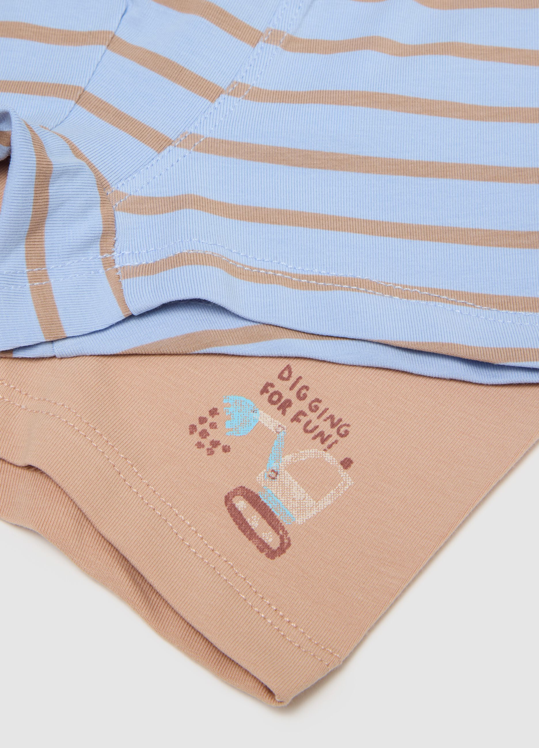 Tripack of multicolour cotton blend regular fit baby boxer shorts