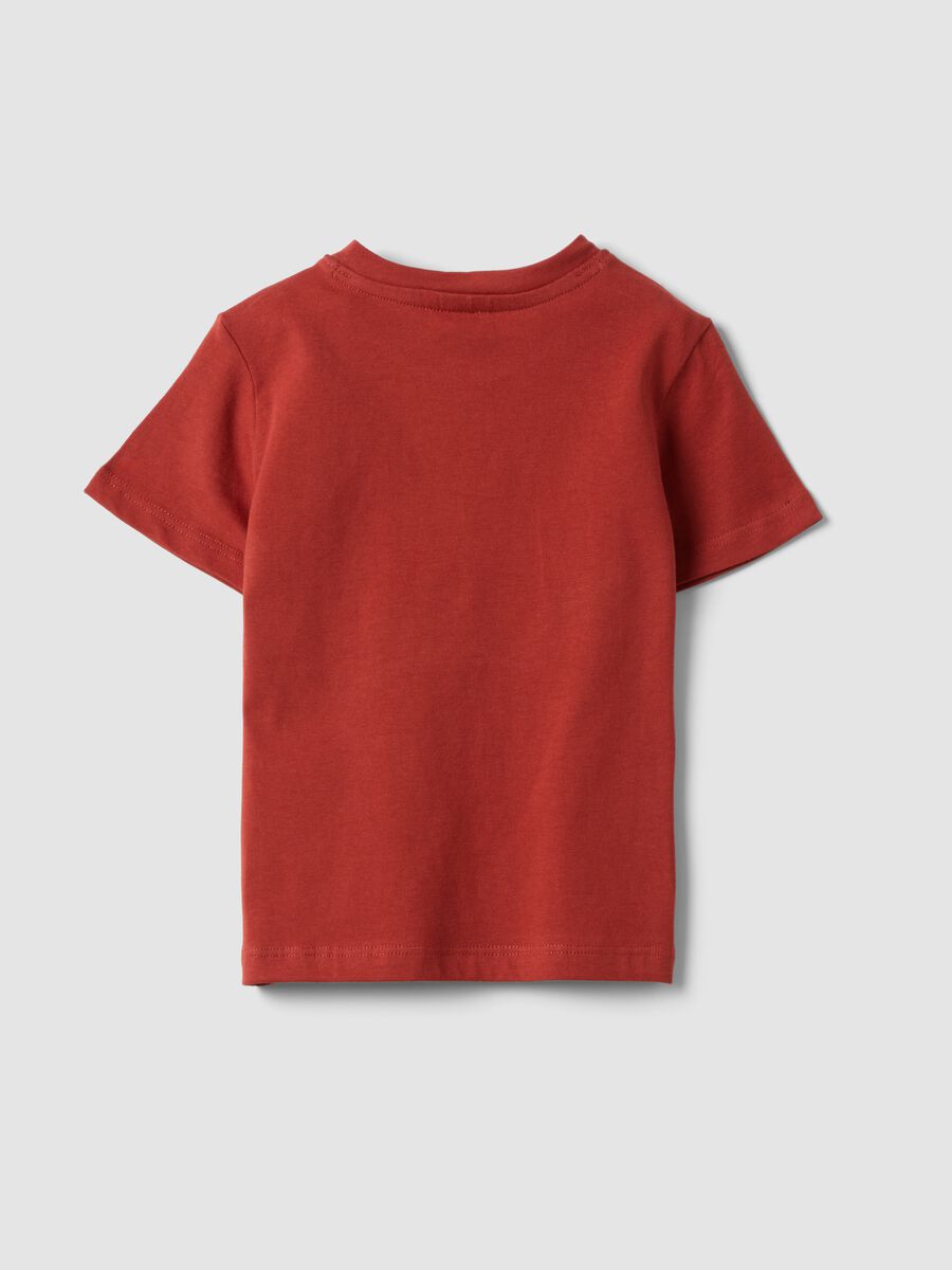 T-shirt rossa in puro cotone organico con stampa regular fit per bimbo_1