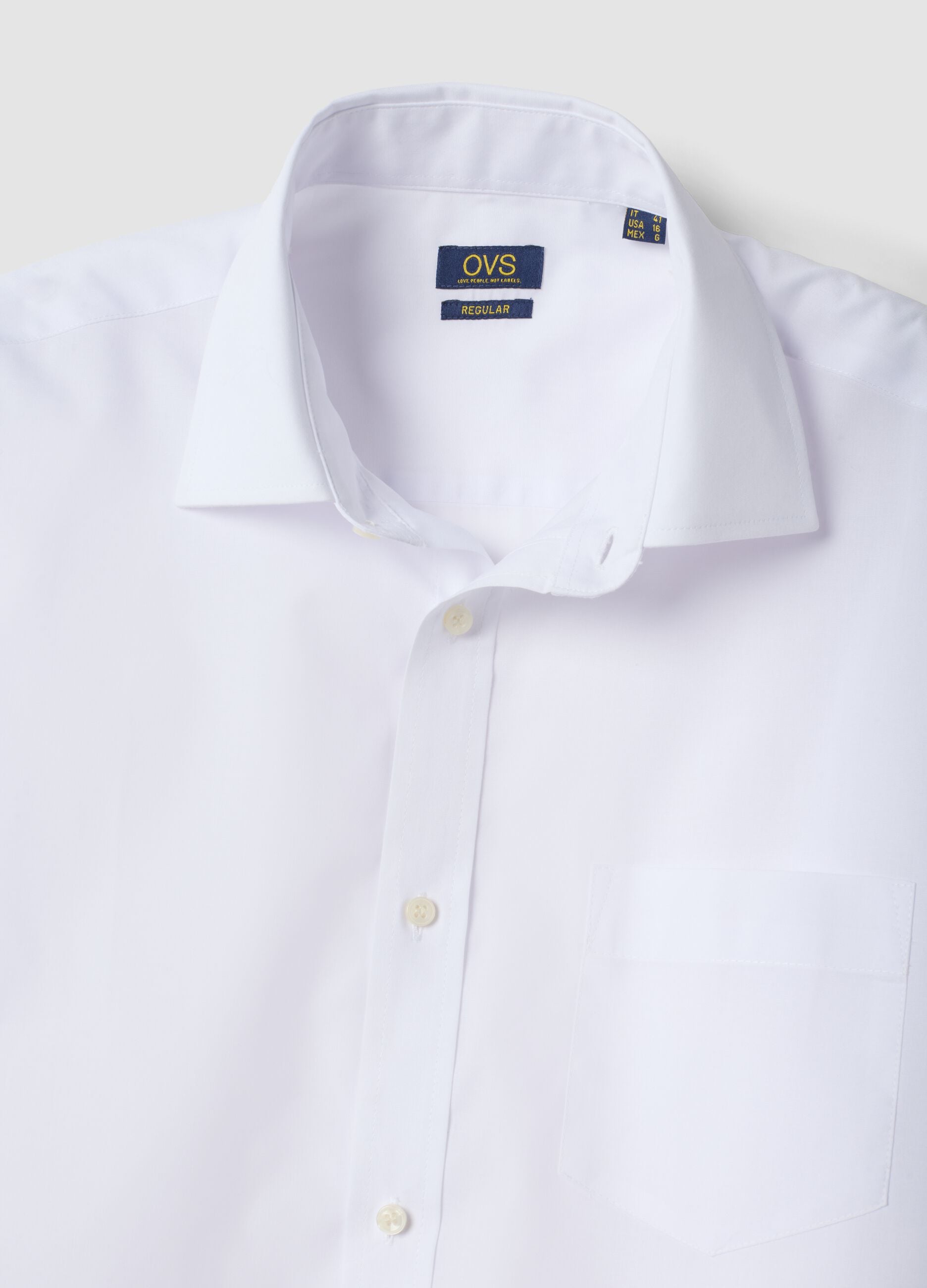 White regular-fit shirt with classic collar, easy iron