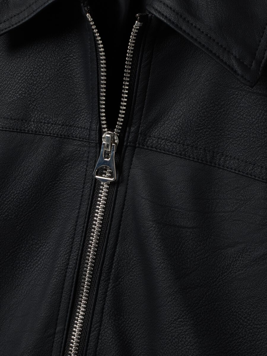 Black zip-up jacket with slim-fit collar_1