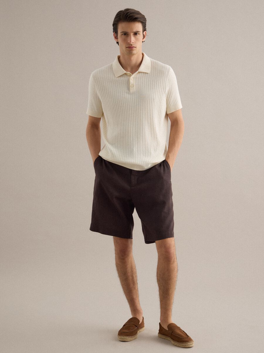 Brown pure linen Bermuda shorts with regular fit_2