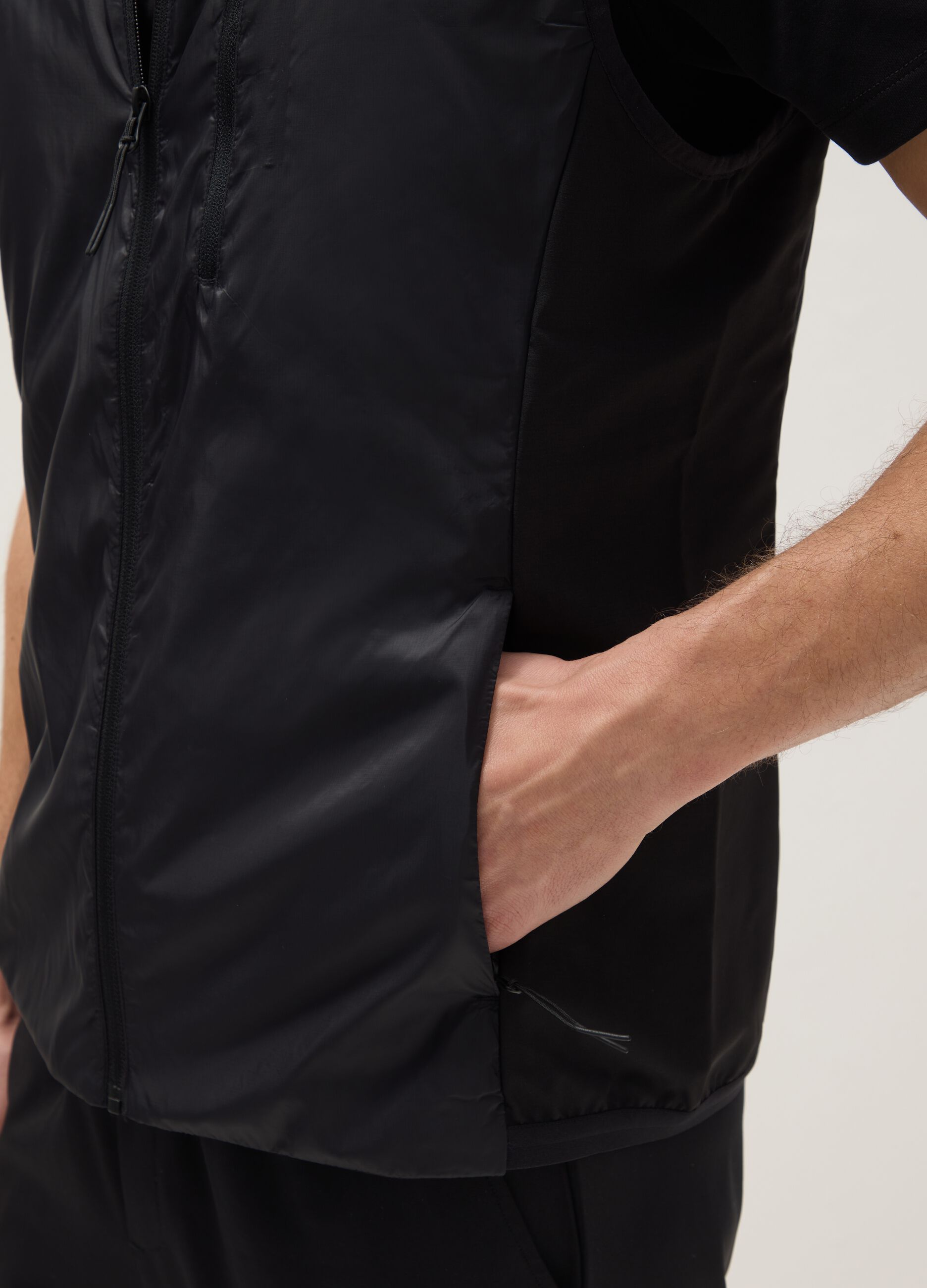 Black Sleeveless Padded Jacket Regular Fit