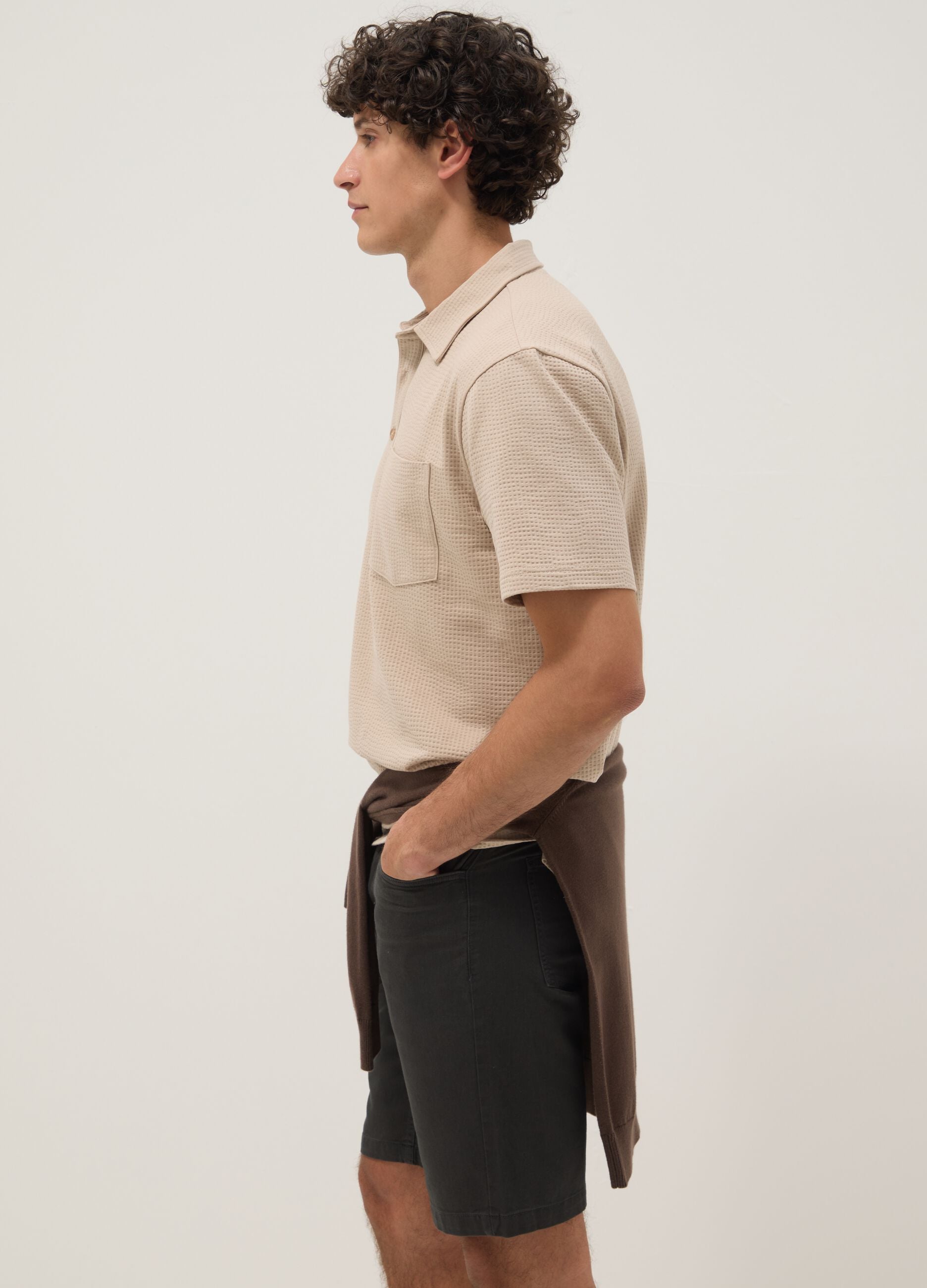 Beige short-sleeved stretch polo shirt