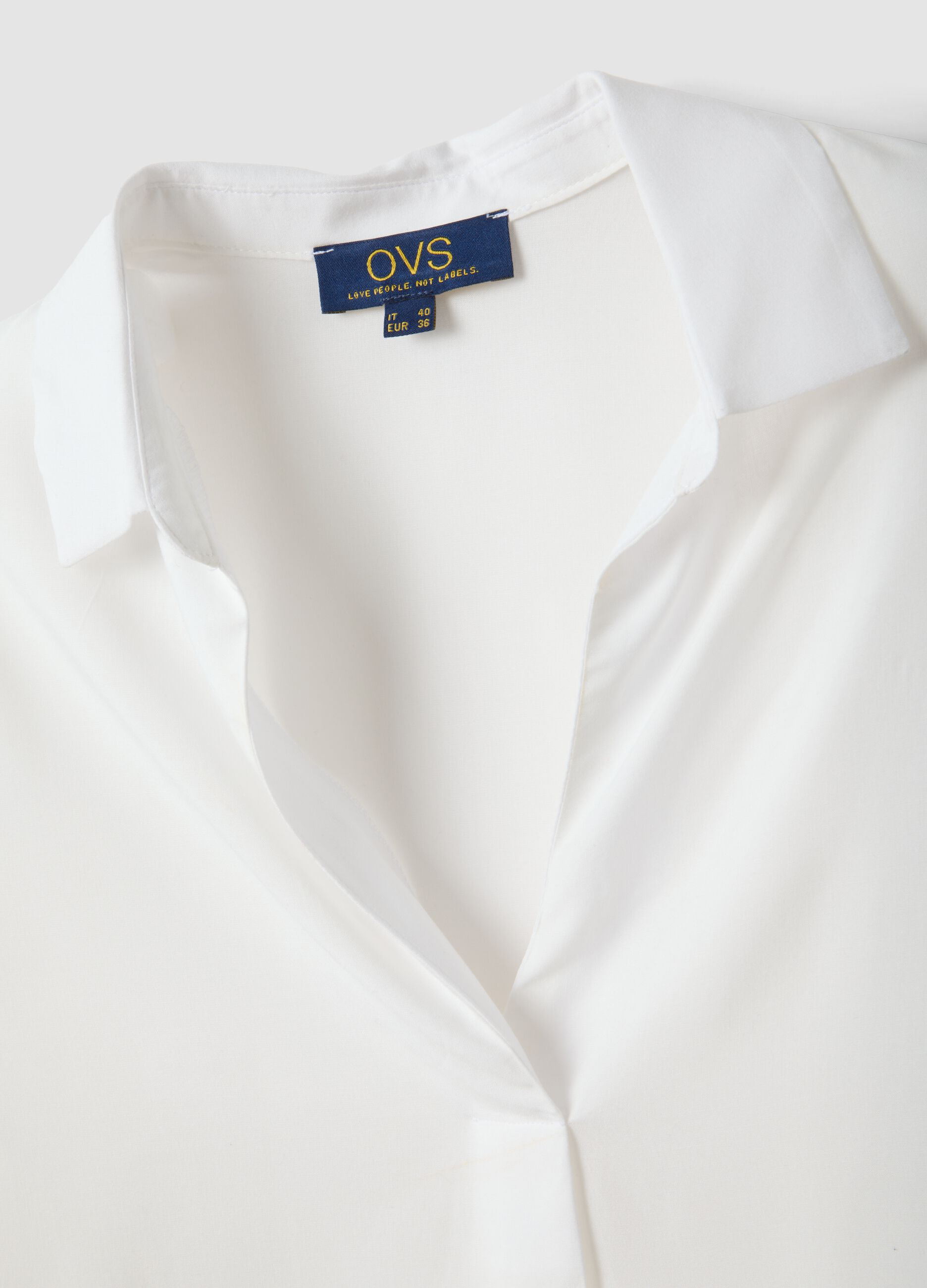White pure viscose shirt with classic collar, regular fit
