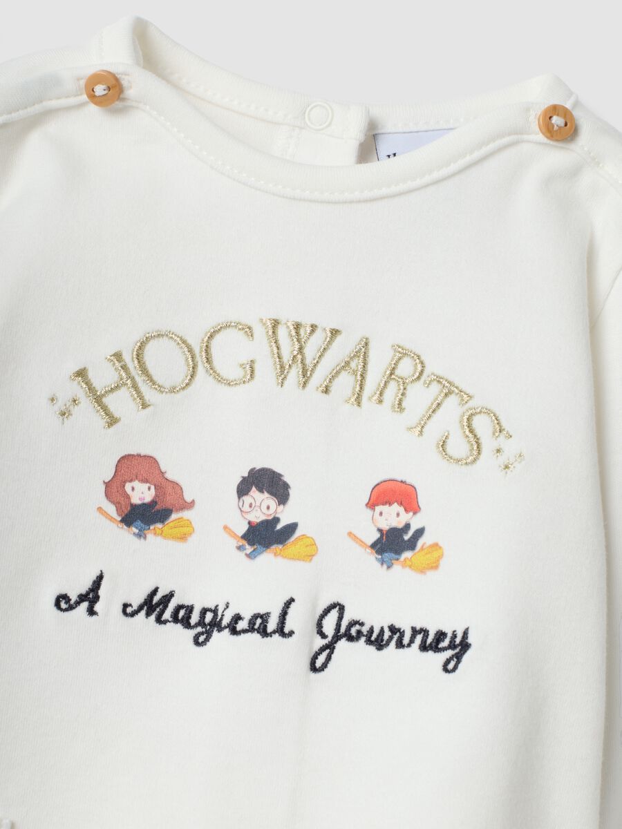 White baby top in pure organic cotton with Harry Potter embroidery_2