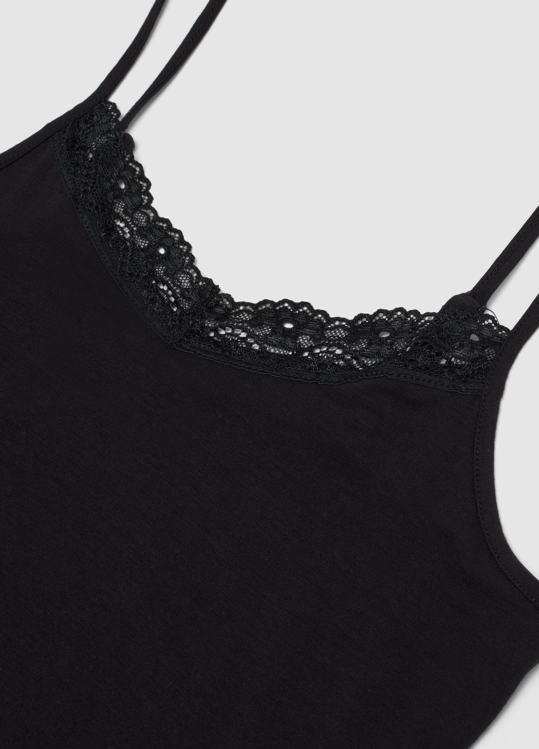Slim fit black stretchy viscose camisole with lace