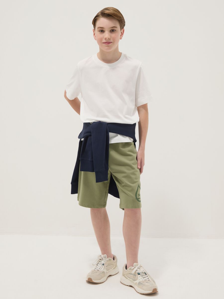 Shorts in puro cotone verde da ragazzo regular fit_0