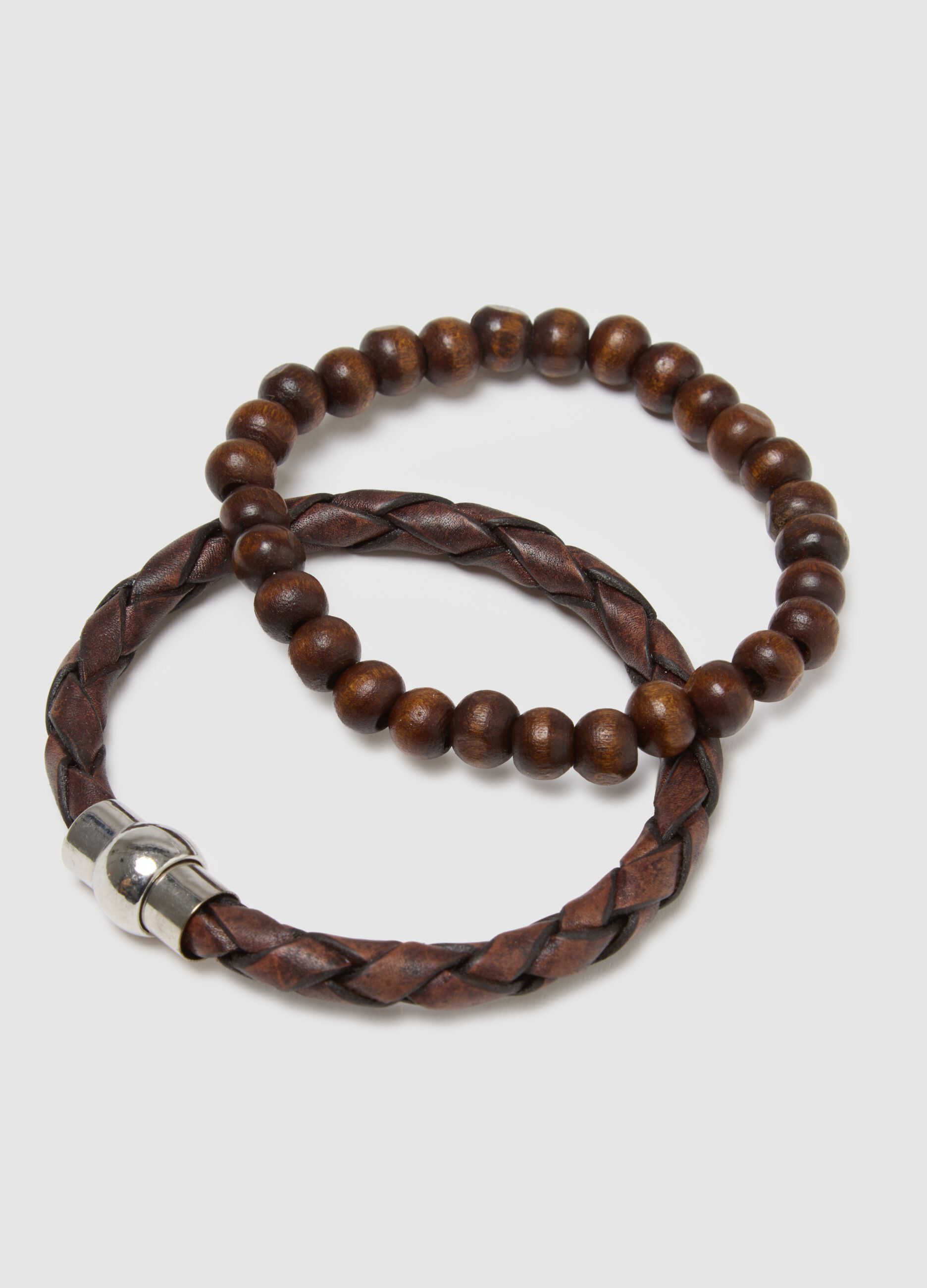 Two-pack of genuine leather and brown wood bracelets