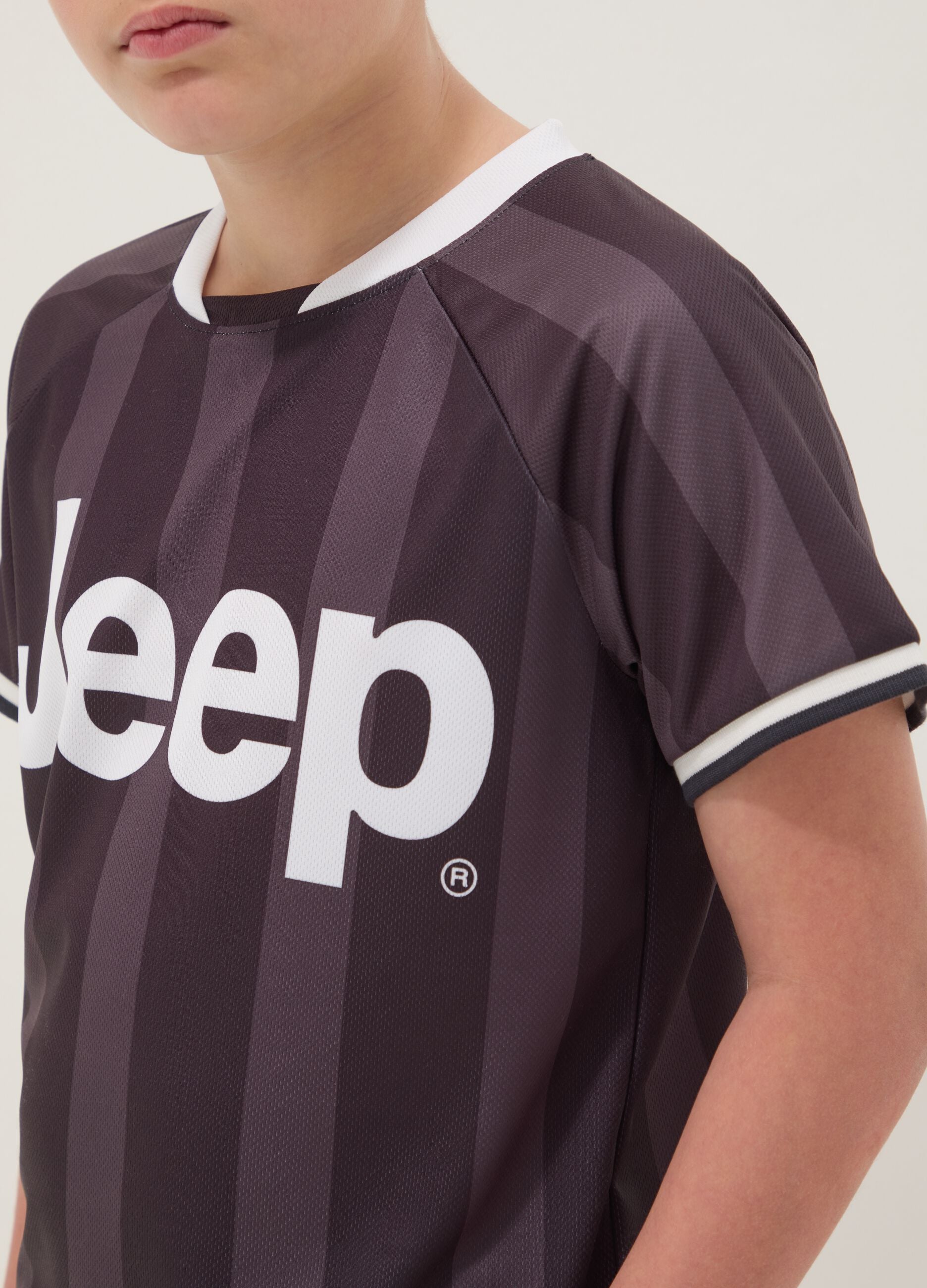 Black boys&rsquo; sporty T-shirt with vertical stripes and Jeep logo