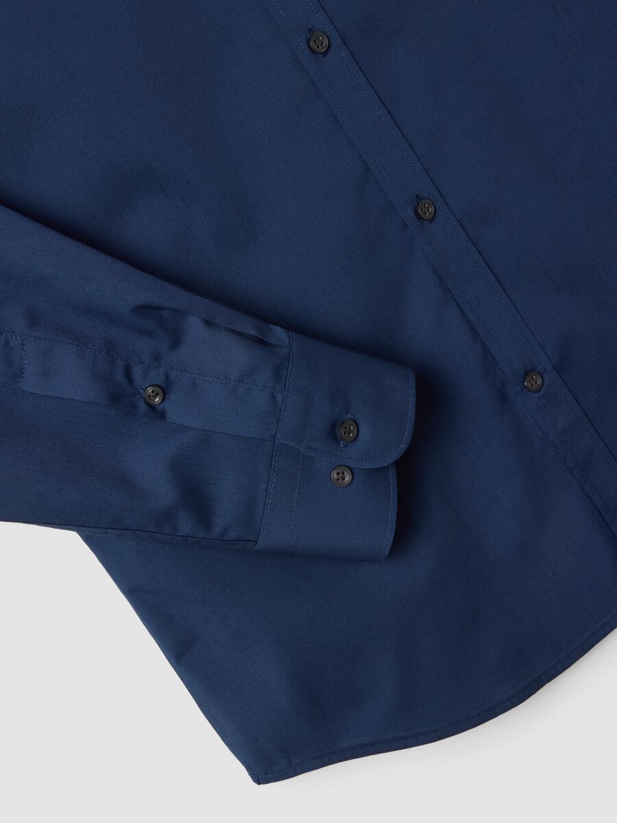 Blue slim-fit shirt with classic collar, easy-iron finish_2
