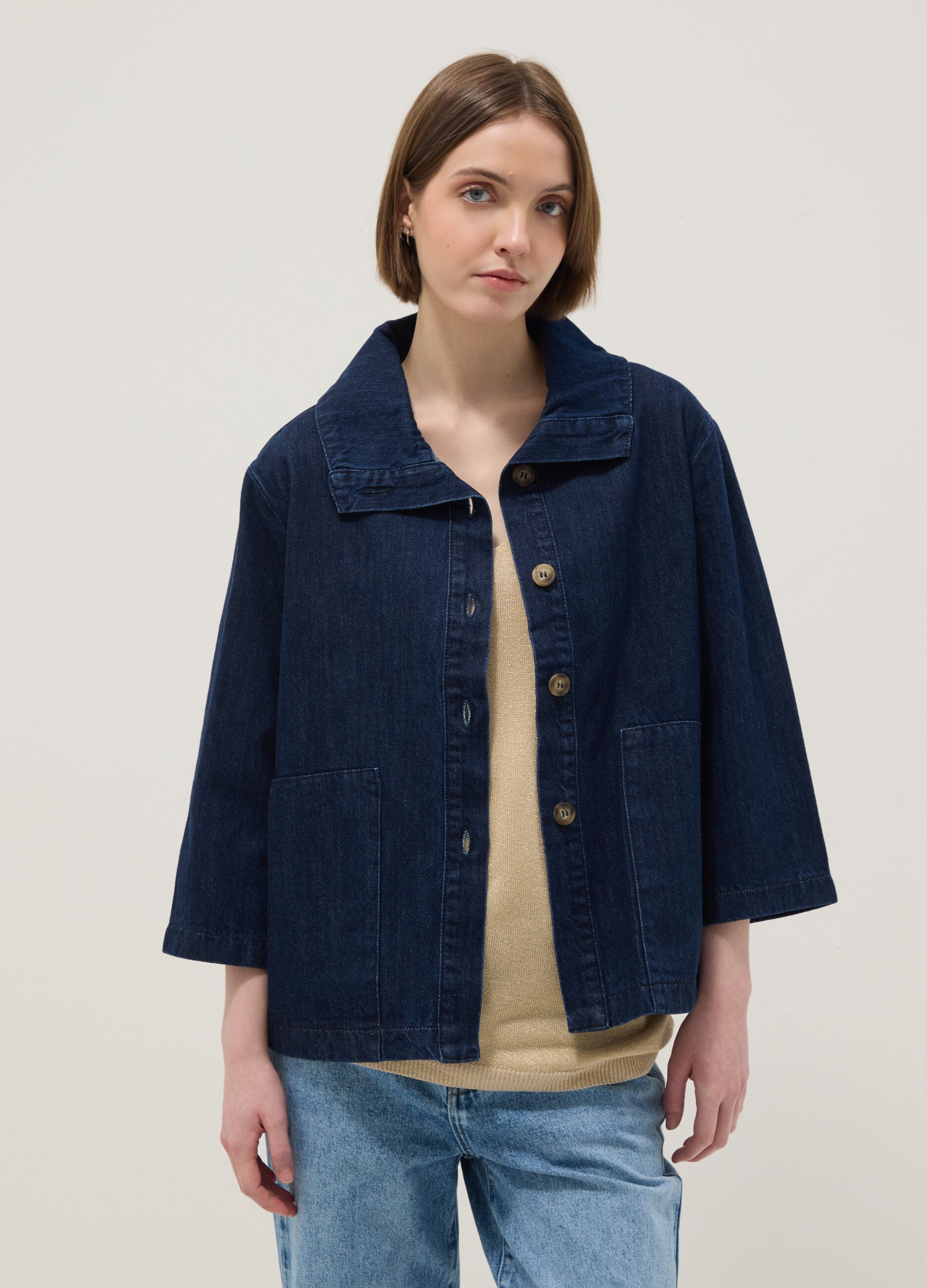Regular fit blue denim cotton jacket with collar