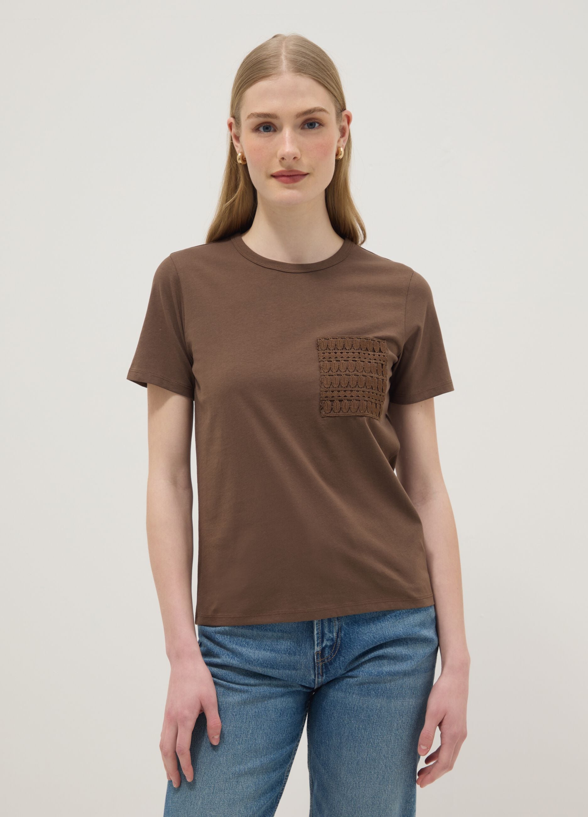 Brown pure cotton regular-fit T-shirt with embroidered chest pocket