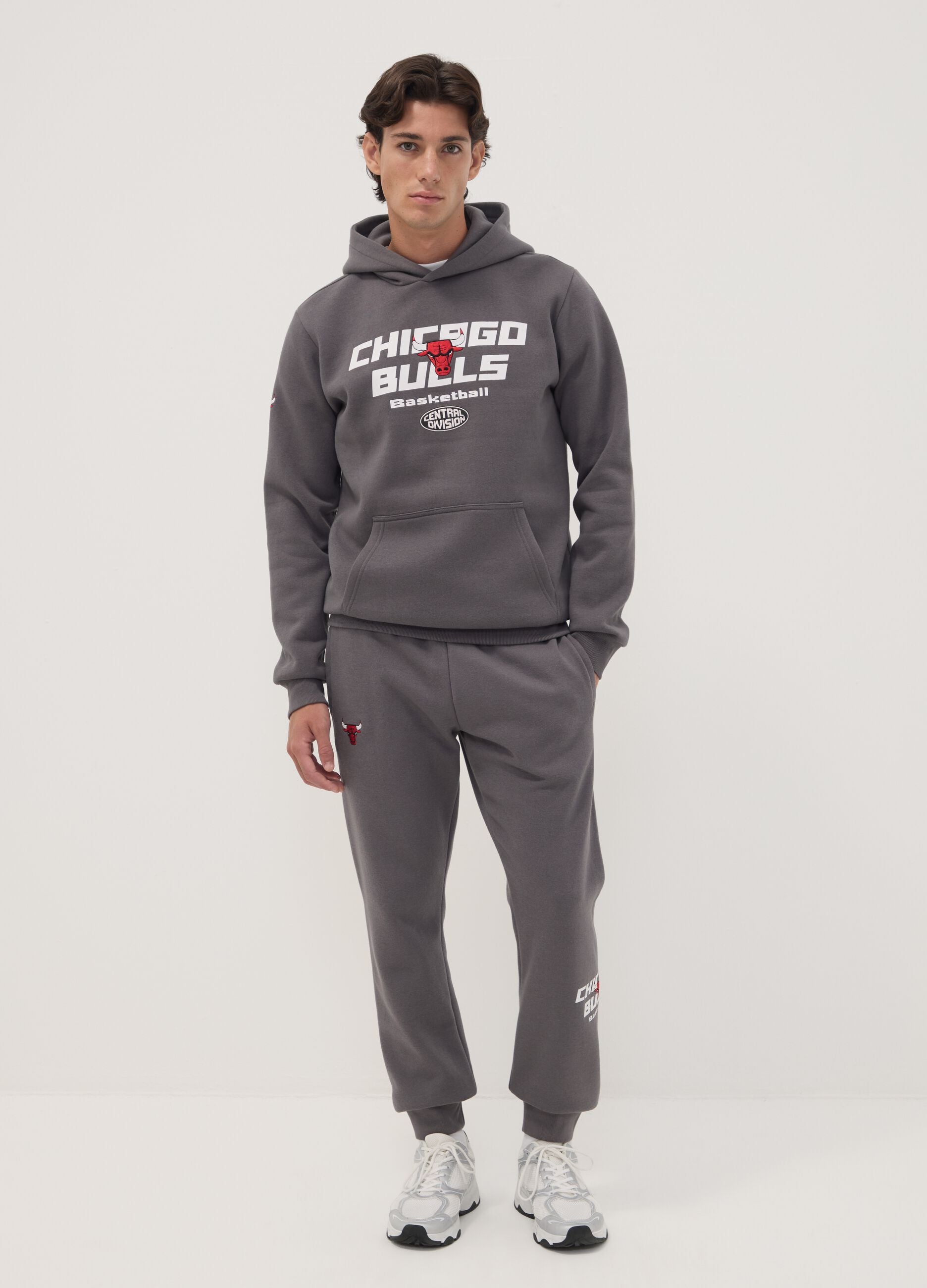 Grey cotton-blend hoodie with Chicago Bulls print
