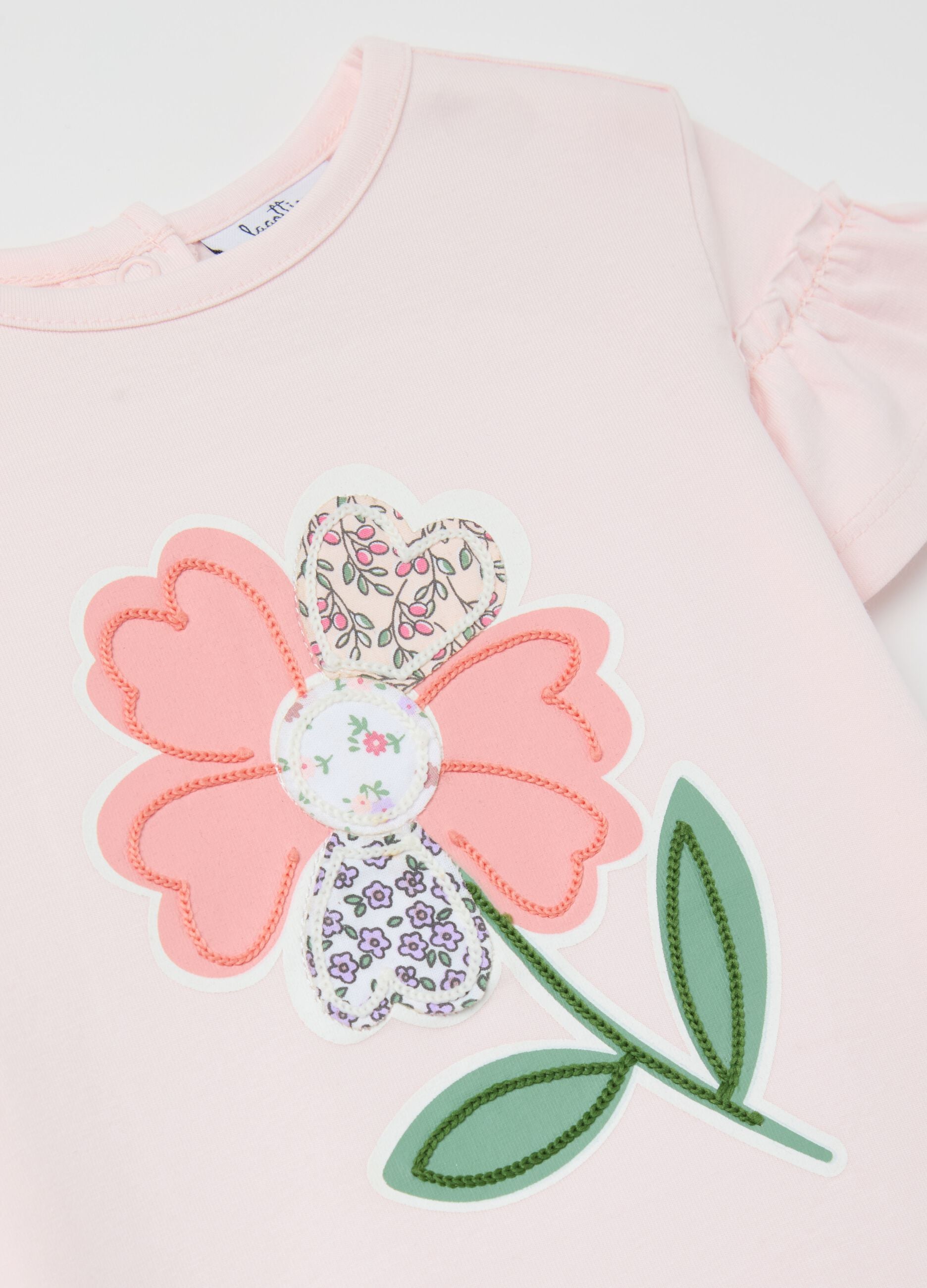 T-shirt with patchwork-effect flower application