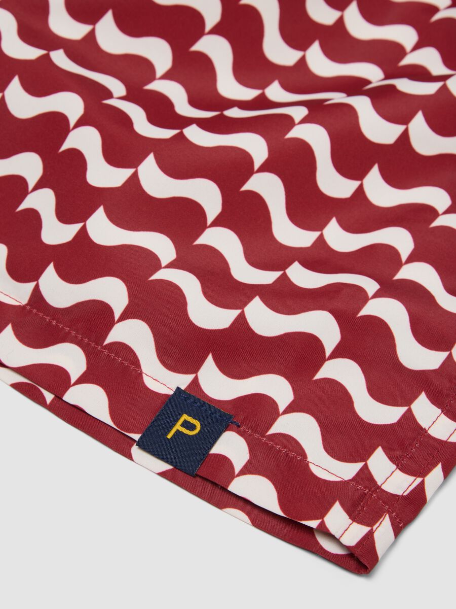Red men&rsquo;s swim shorts with all-over print_5