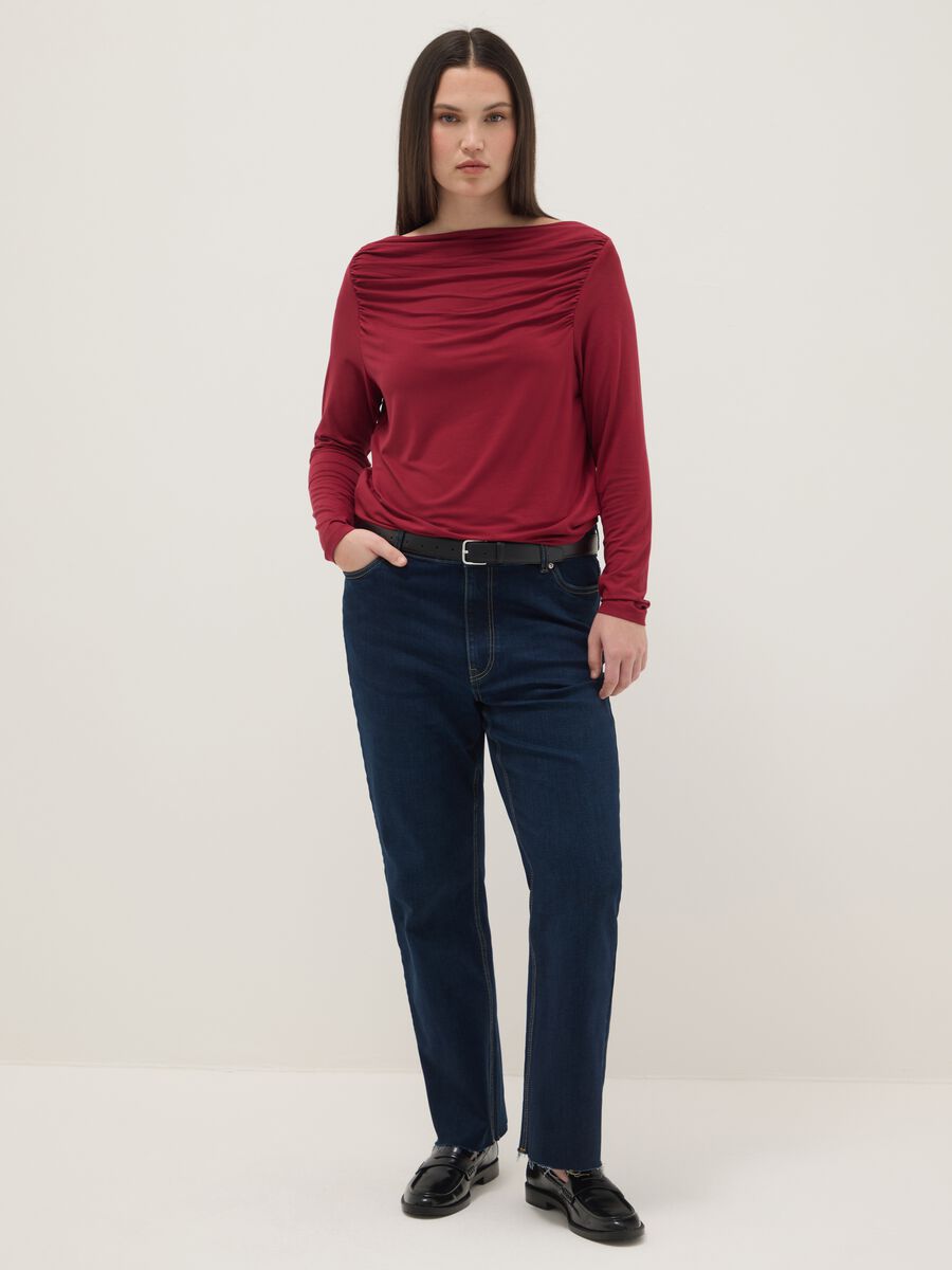 Long red viscose stretch top regular fit with boat neckline_2