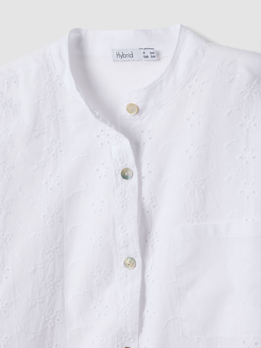 Camicia bianca in puro cotone con ricami_5