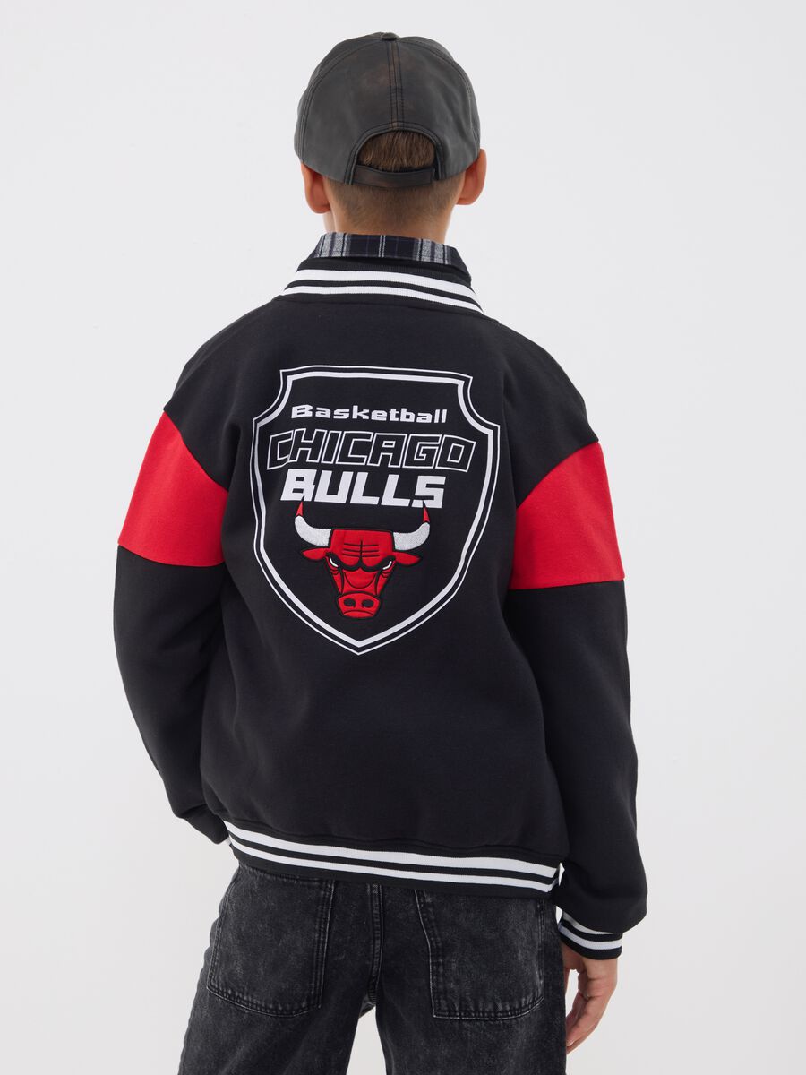 Black cotton-blend sweatshirt for boys with Chicago Bulls graphics_2
