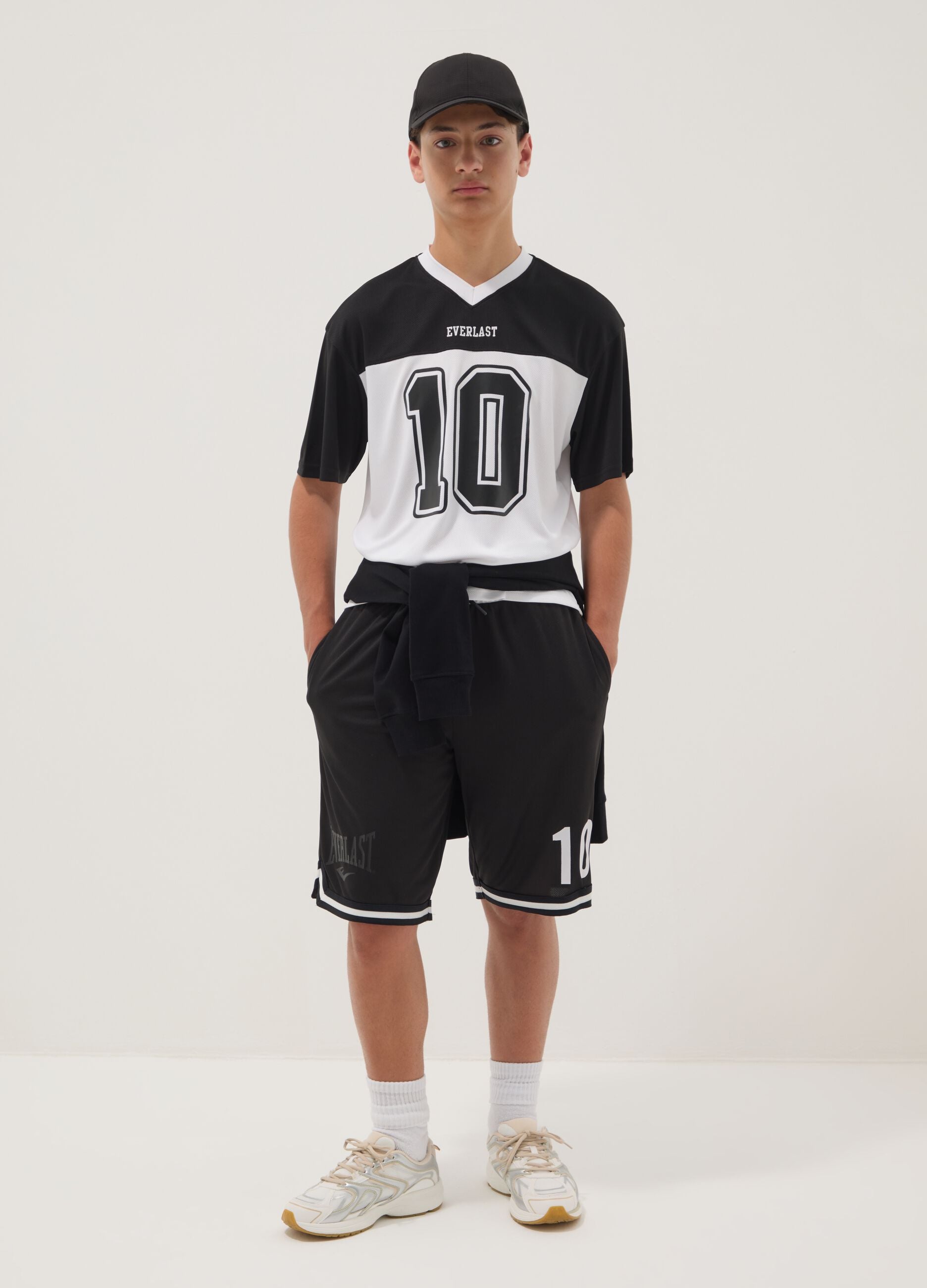 Black boys' shorts with elasticated waistband, comfort fit