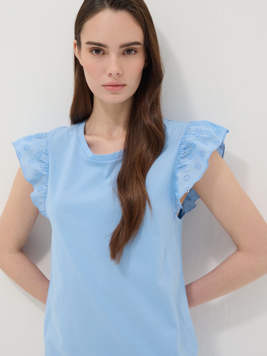 Camicia da notte azzurra in puro cotone con volant_0