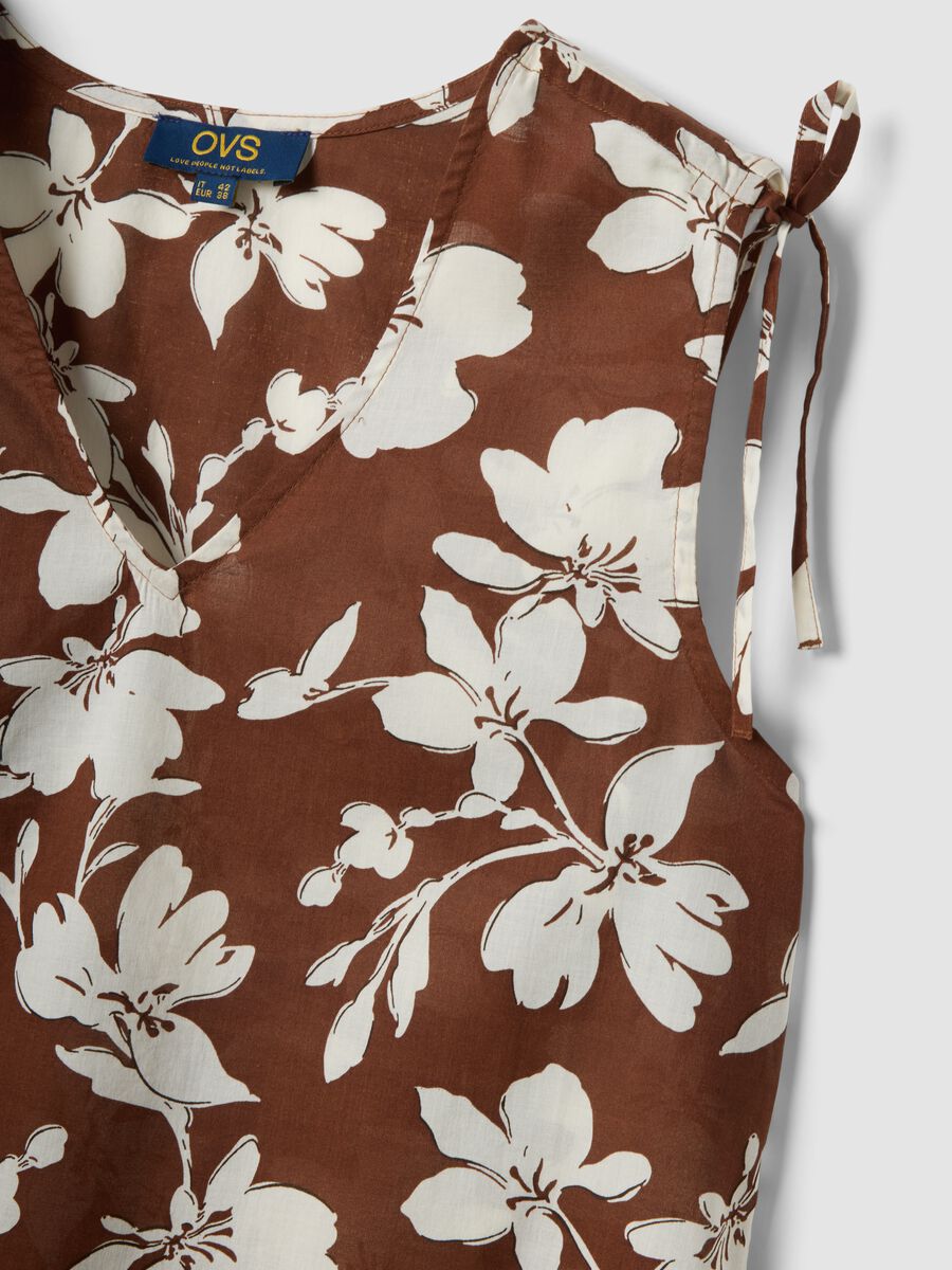 Brown pure cotton V-neck floral print blouse, regular fit_5