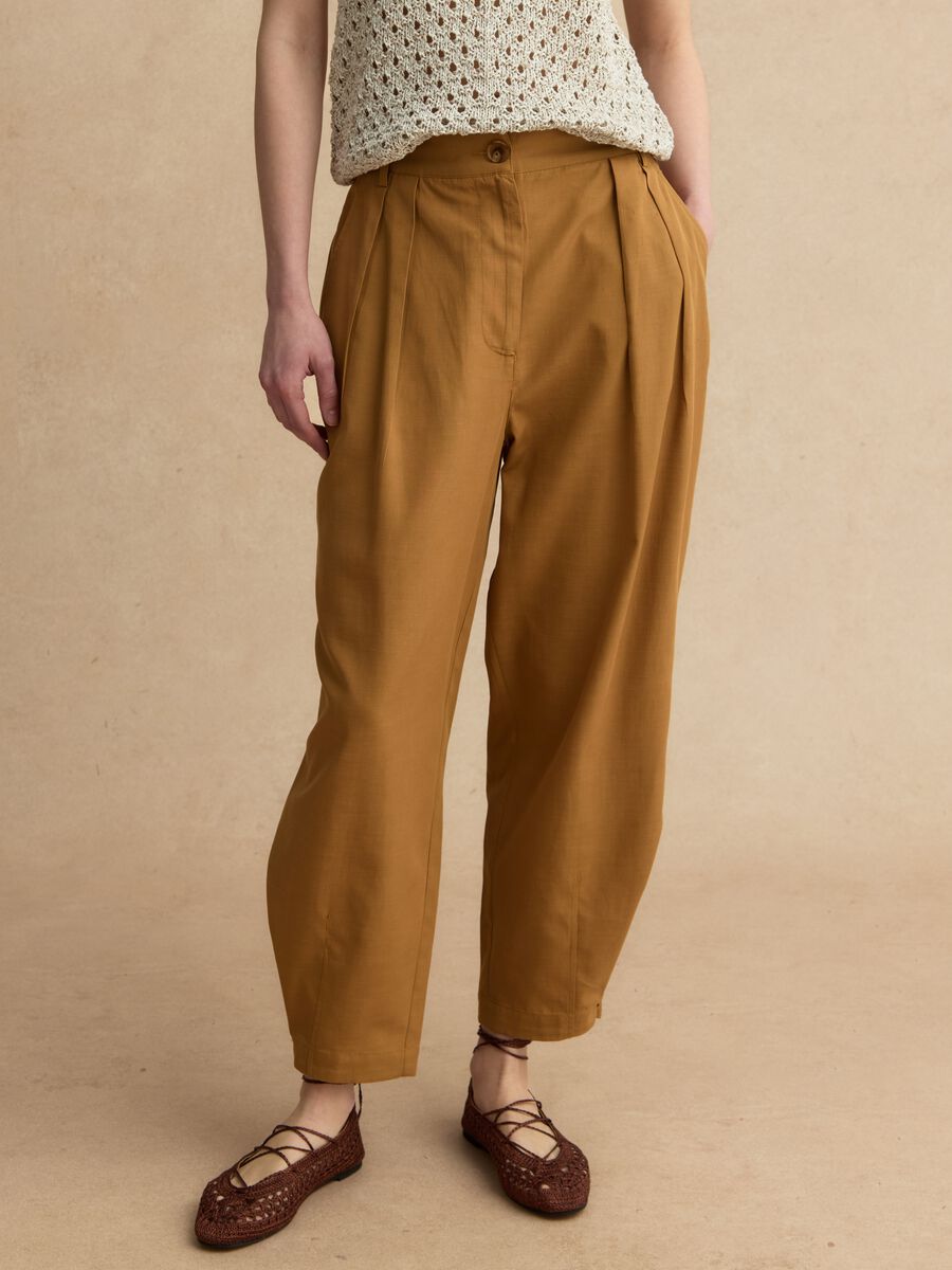 Brown lyocell-cotton blend slouchy fit trousers_1