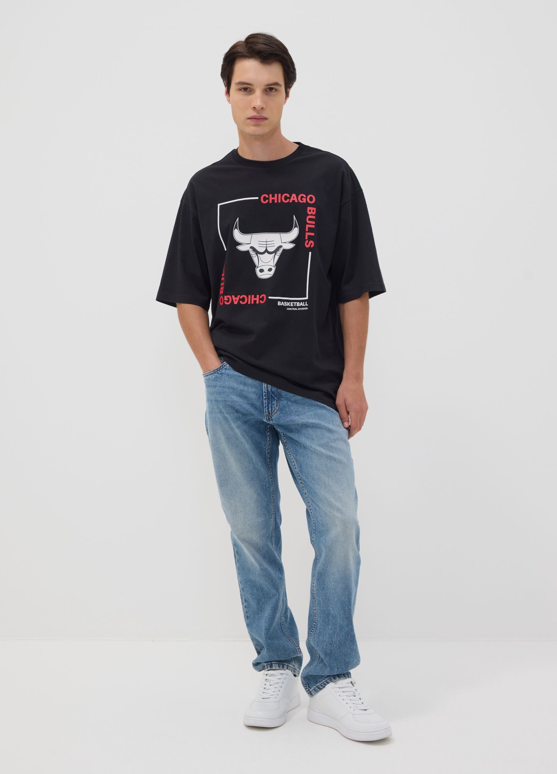 Black pure cotton T-shirt with Chicago Bulls print