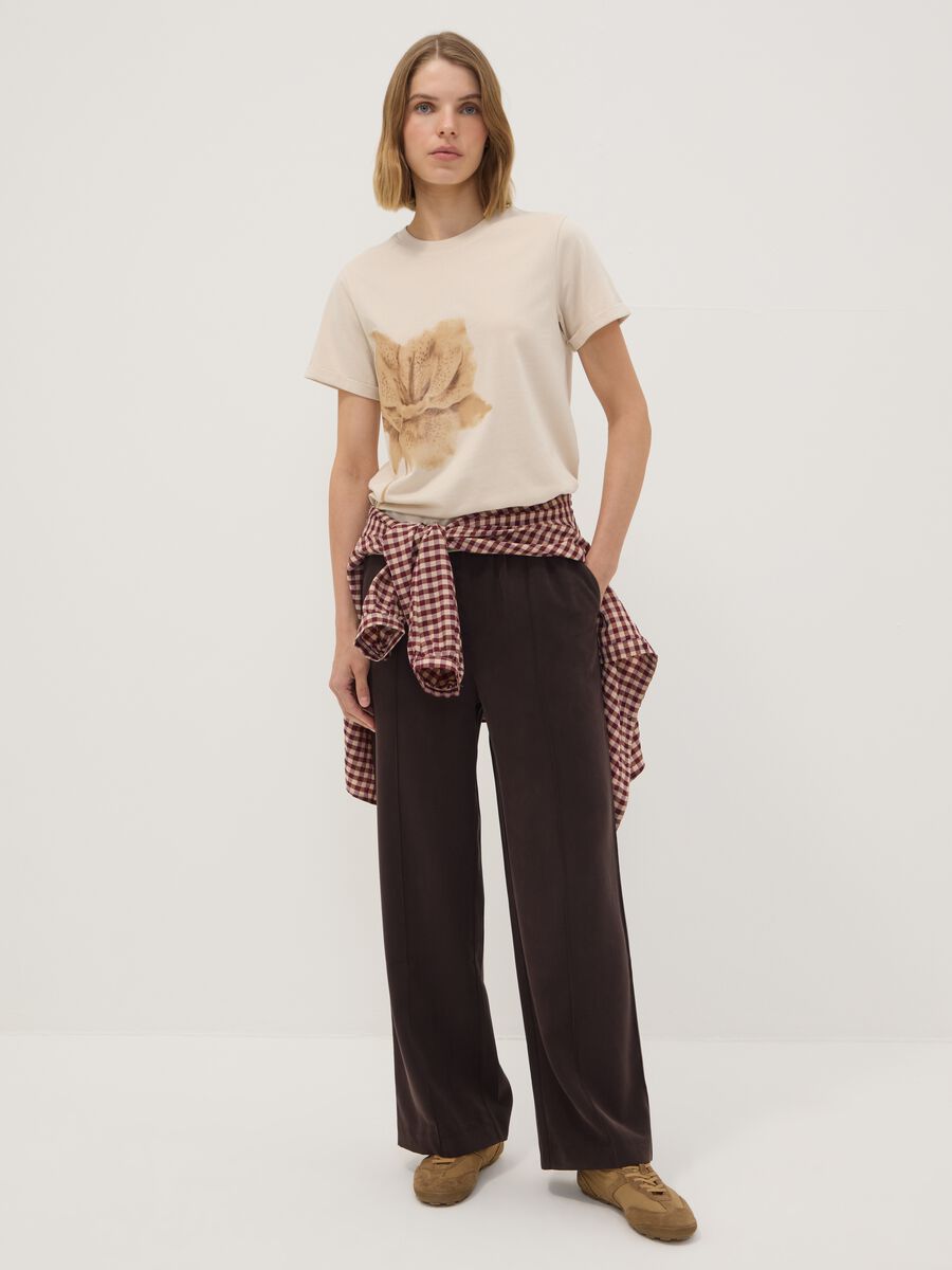 Beige pure cotton crew-neck T-shirt with floral print, regular fit_2