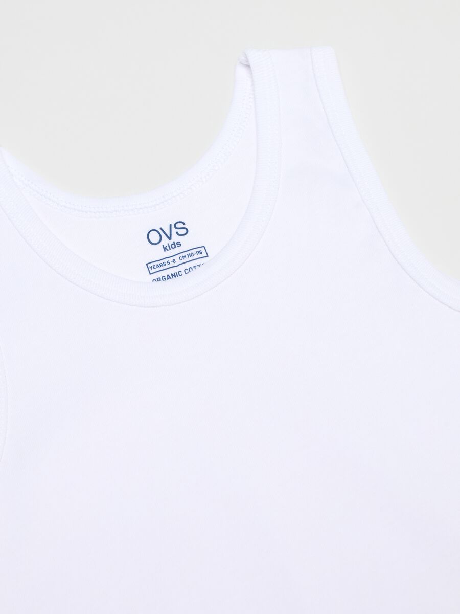 Pack of two boys' white cotton vests with a regular fit_2