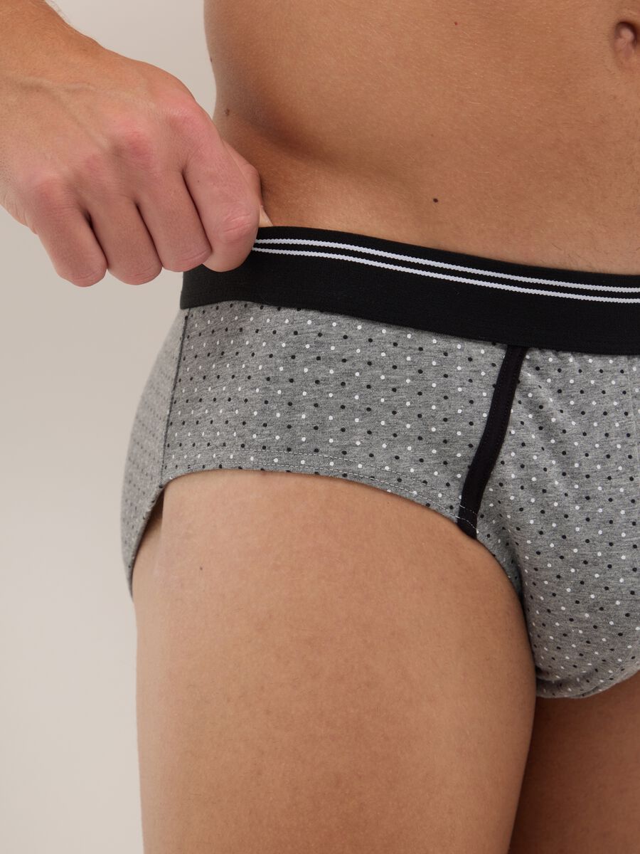 Tripack of multicoloured check pattern briefs in stretchy cotton with regular fit_3