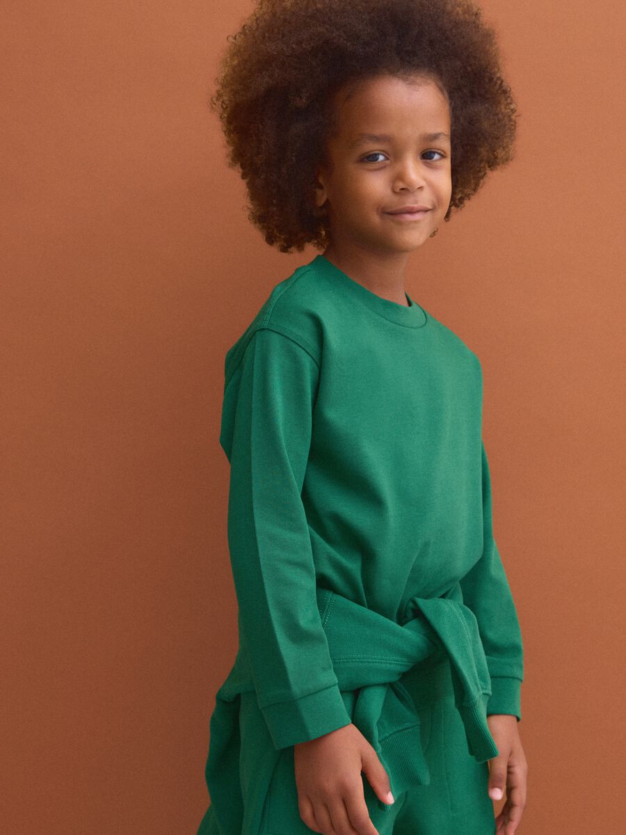 T-shirt verde in puro cotone girocollo a maniche lunghe per bambino_1
