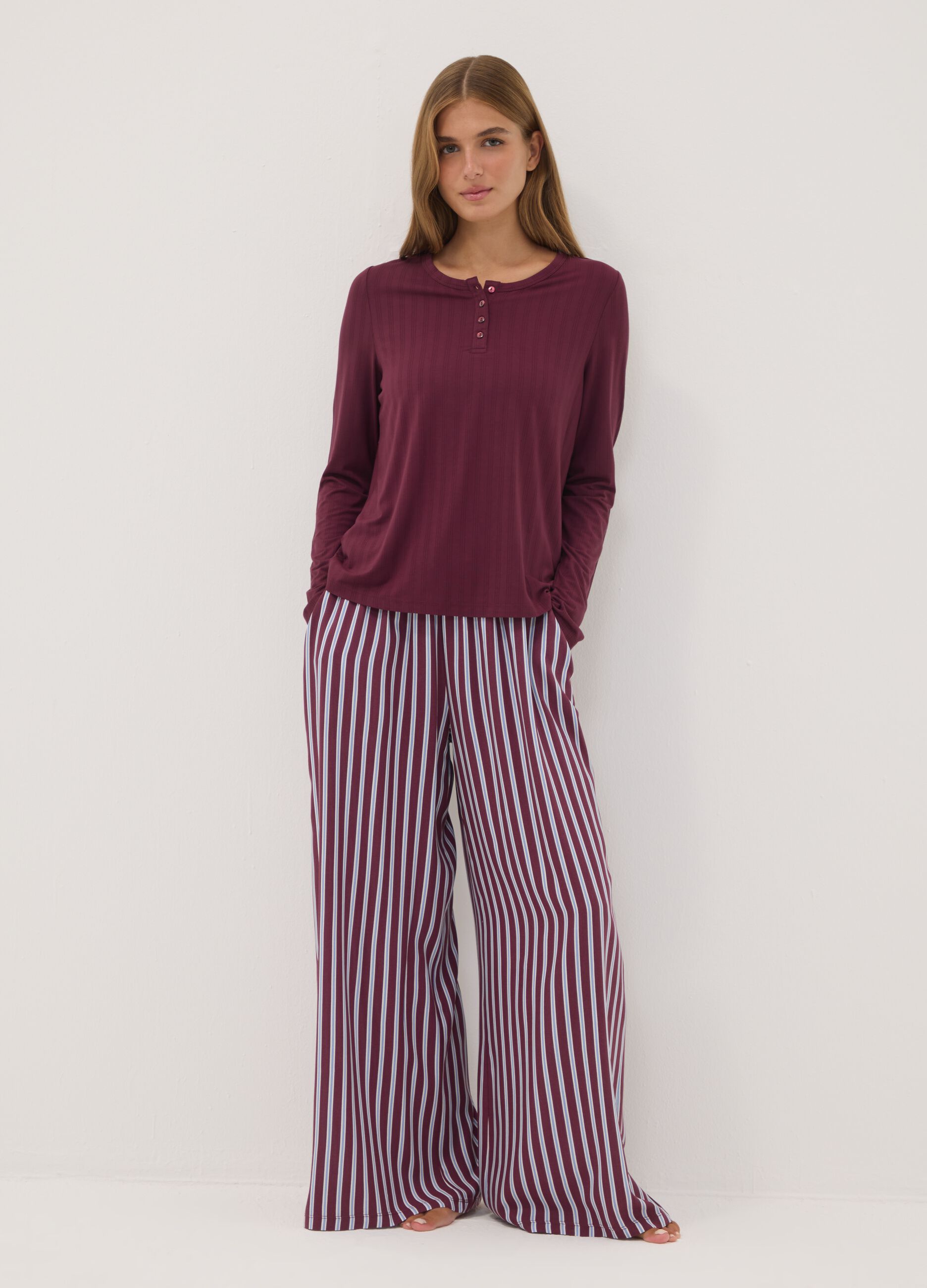 Red ribbed stretch viscose pyjama top