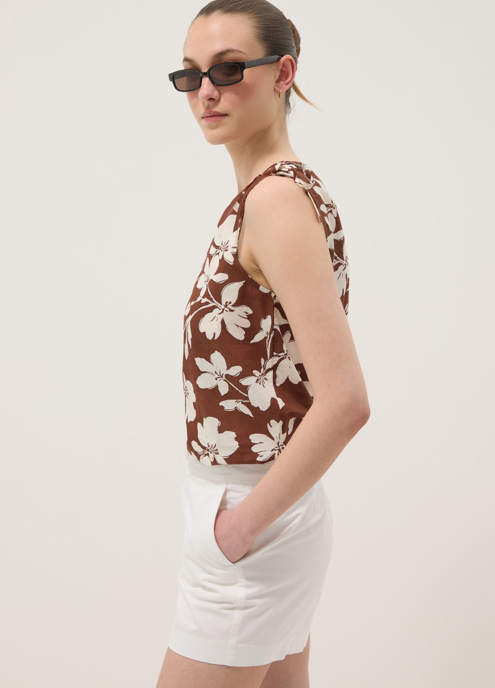 White chino shorts in pure cotton