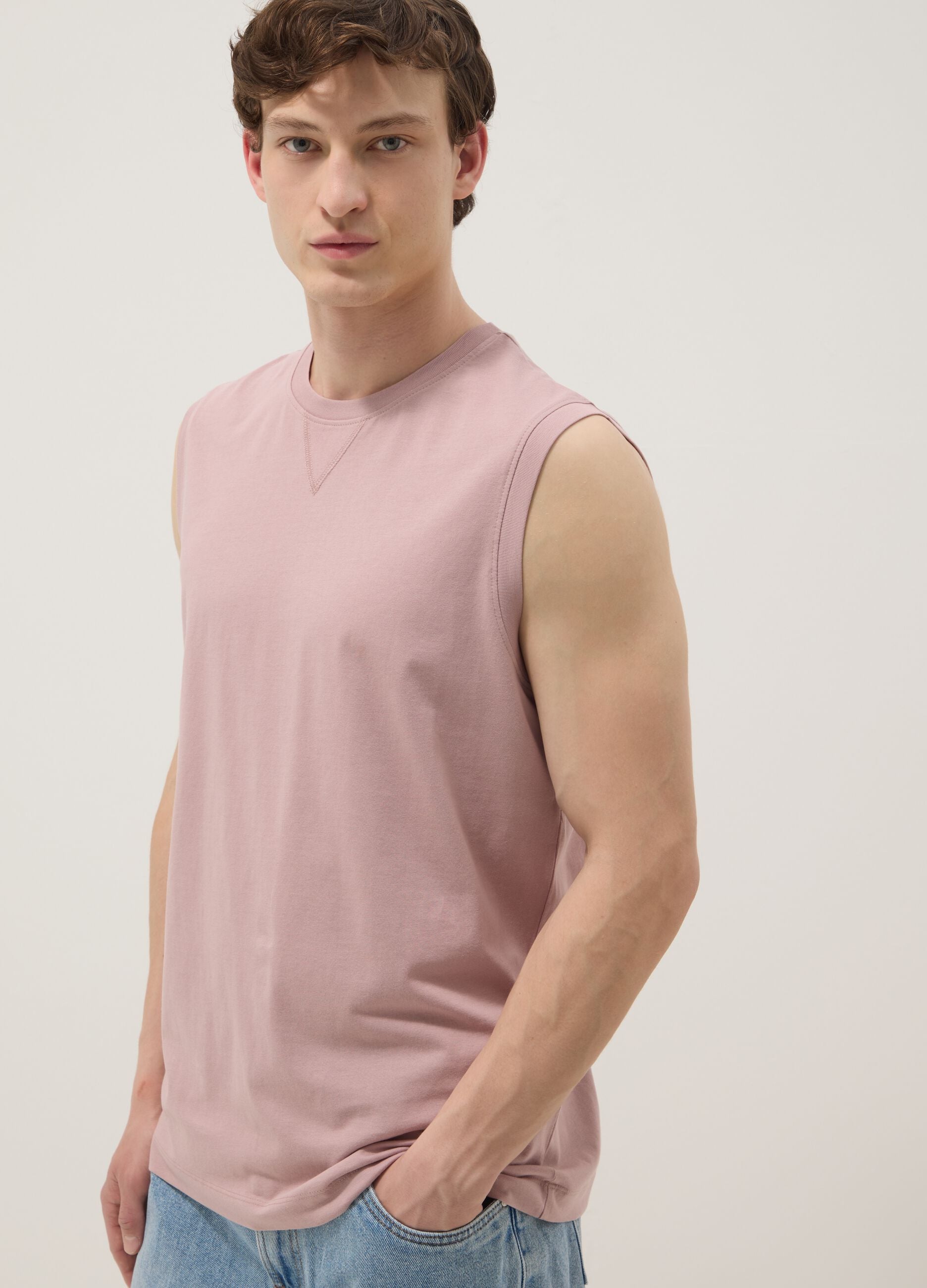 Pink crew-neck pure cotton vest, relaxed fit