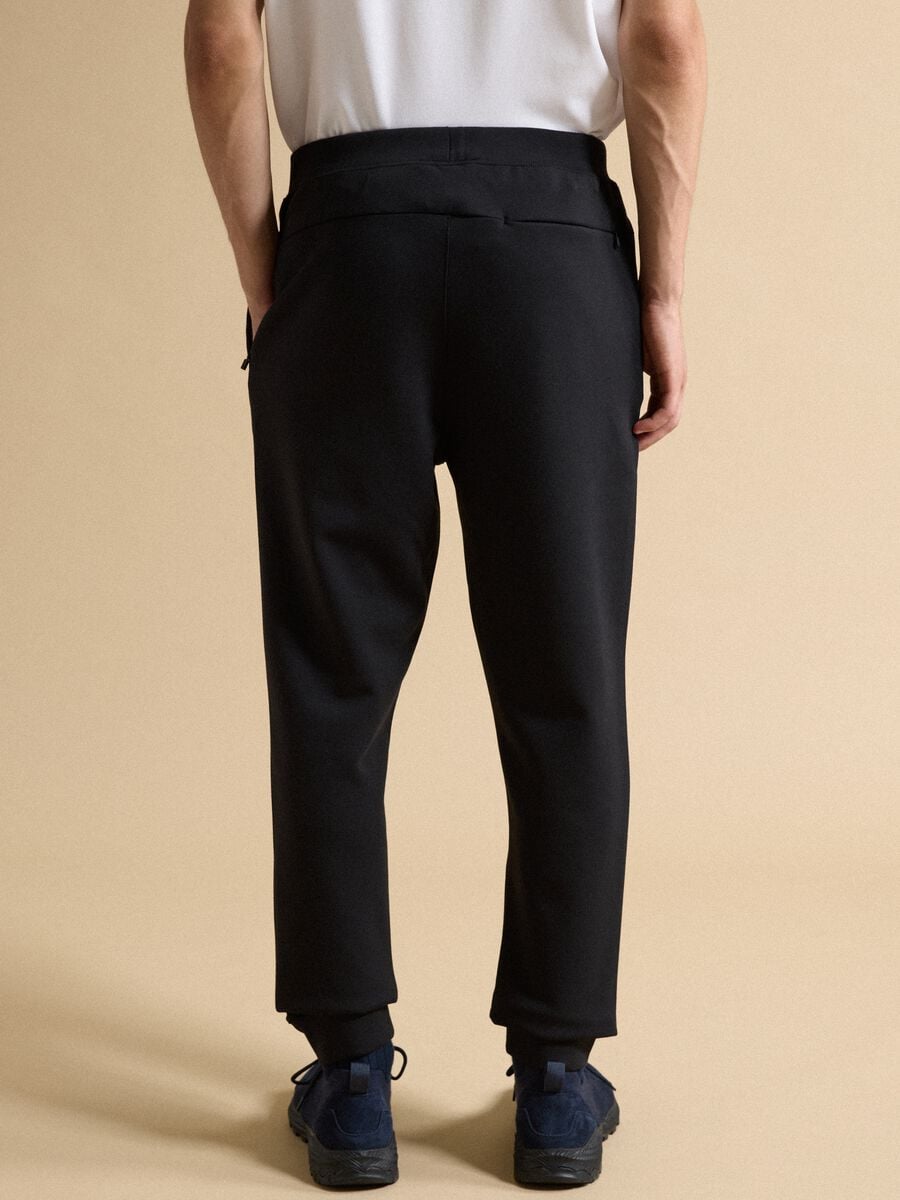 Jogger neri regular fit in tessuto elasticizzato Easy dry_3