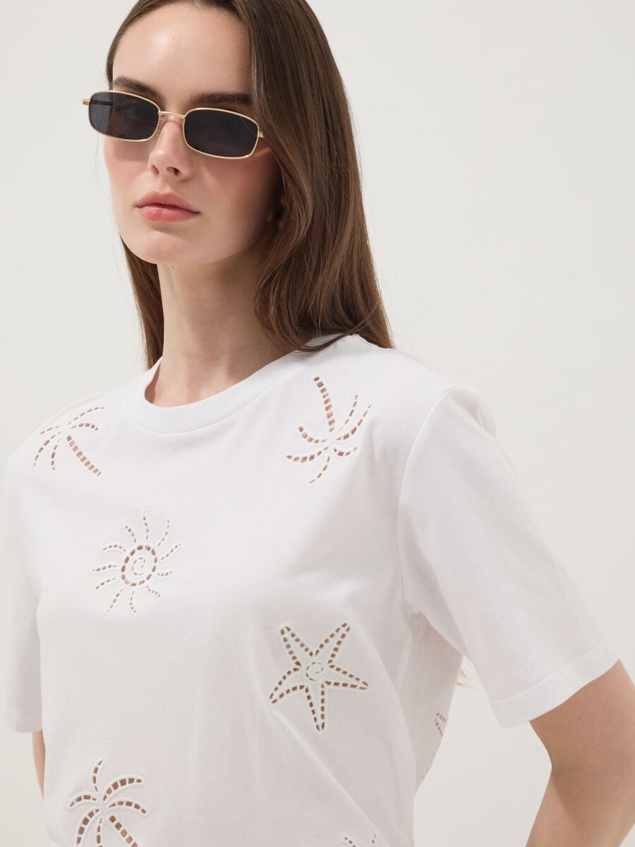 White pure cotton T-shirt with broderie anglaise embroidery, regular fit_0