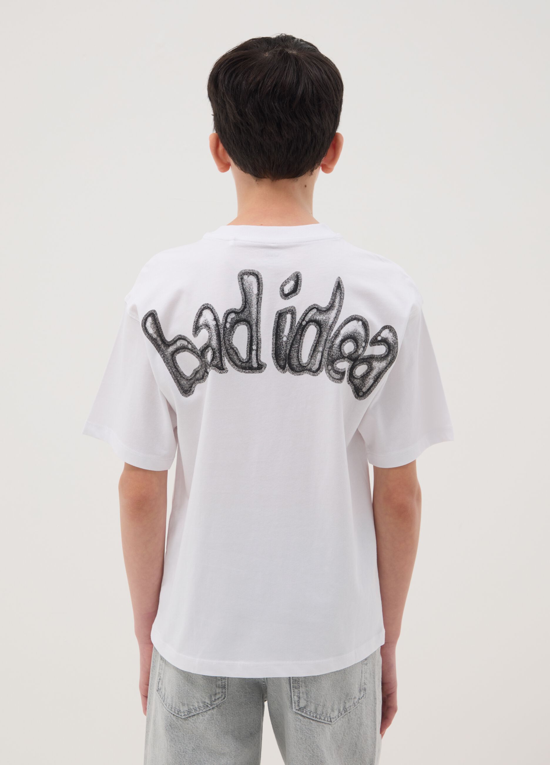 T-shirt in puro cotone bianco da ragazzo oversize fit con stampa