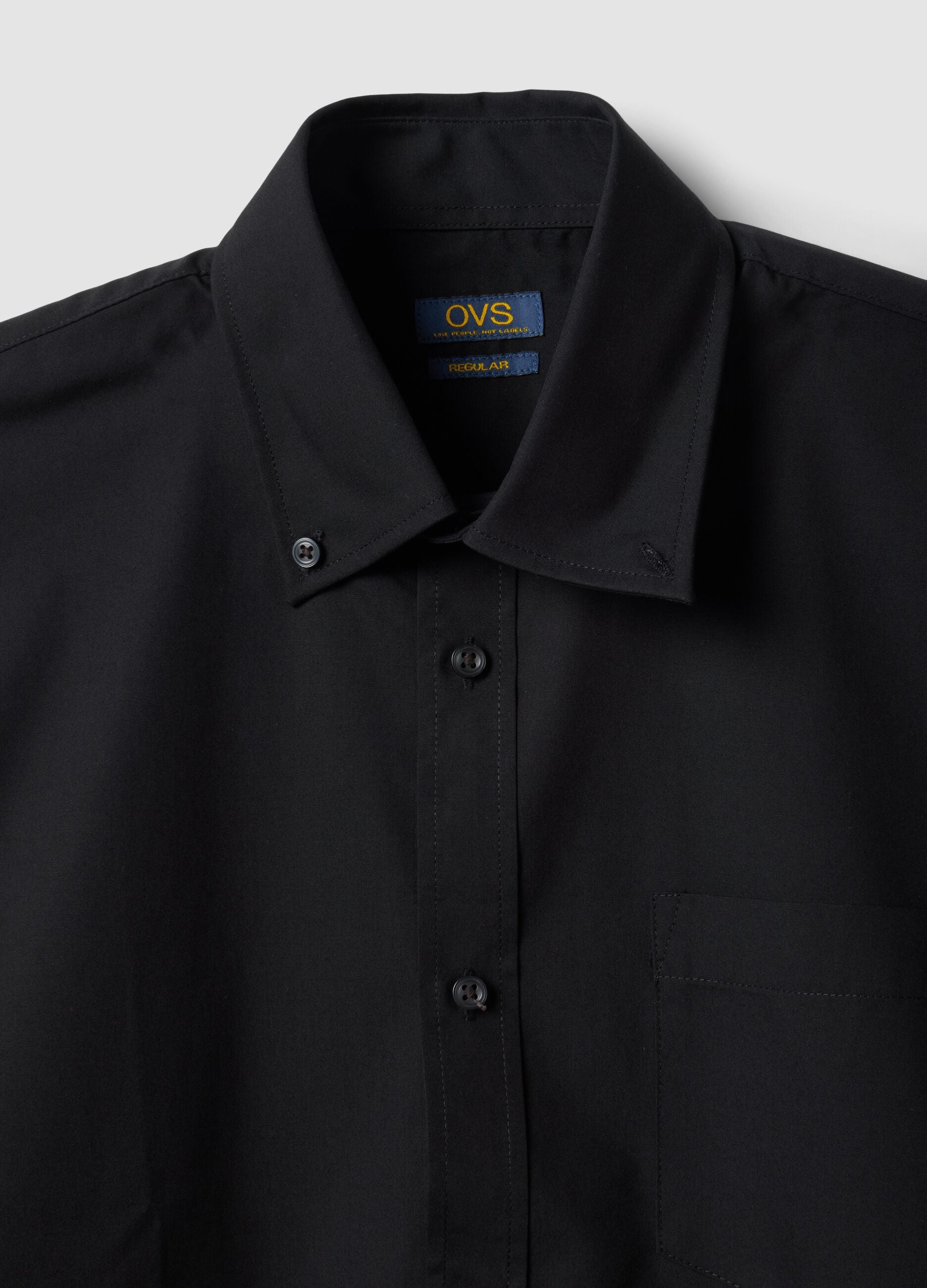 Black slim-fit shirt with classic collar, easy-iron