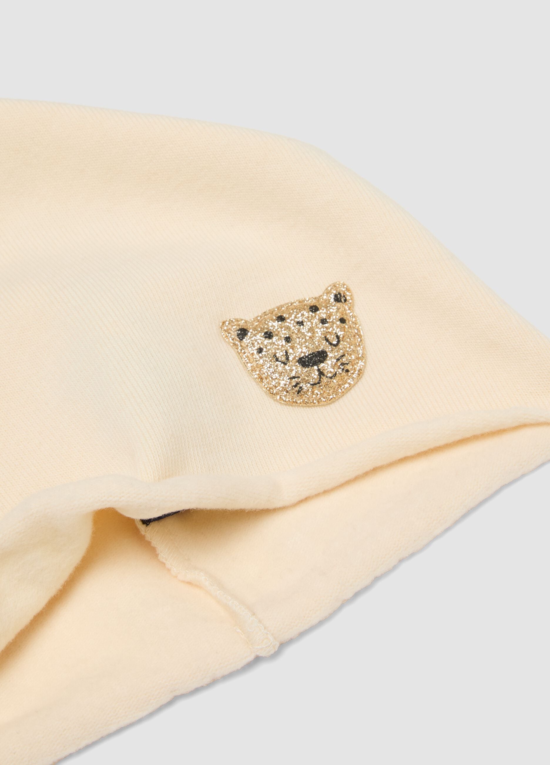 Beige stretch cotton girls&rsquo; hat with leopard detail