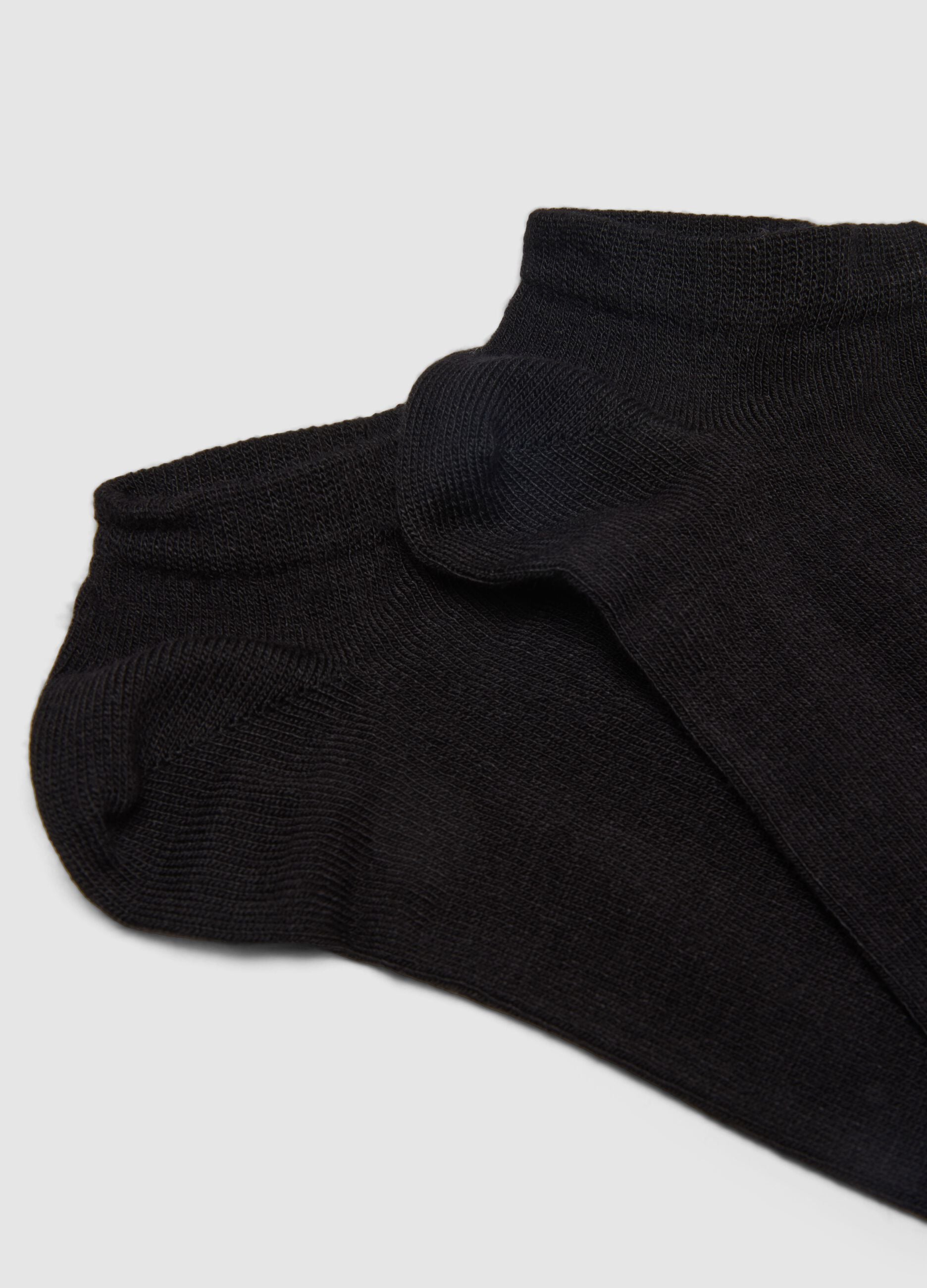 Black ankle sports socks tripack