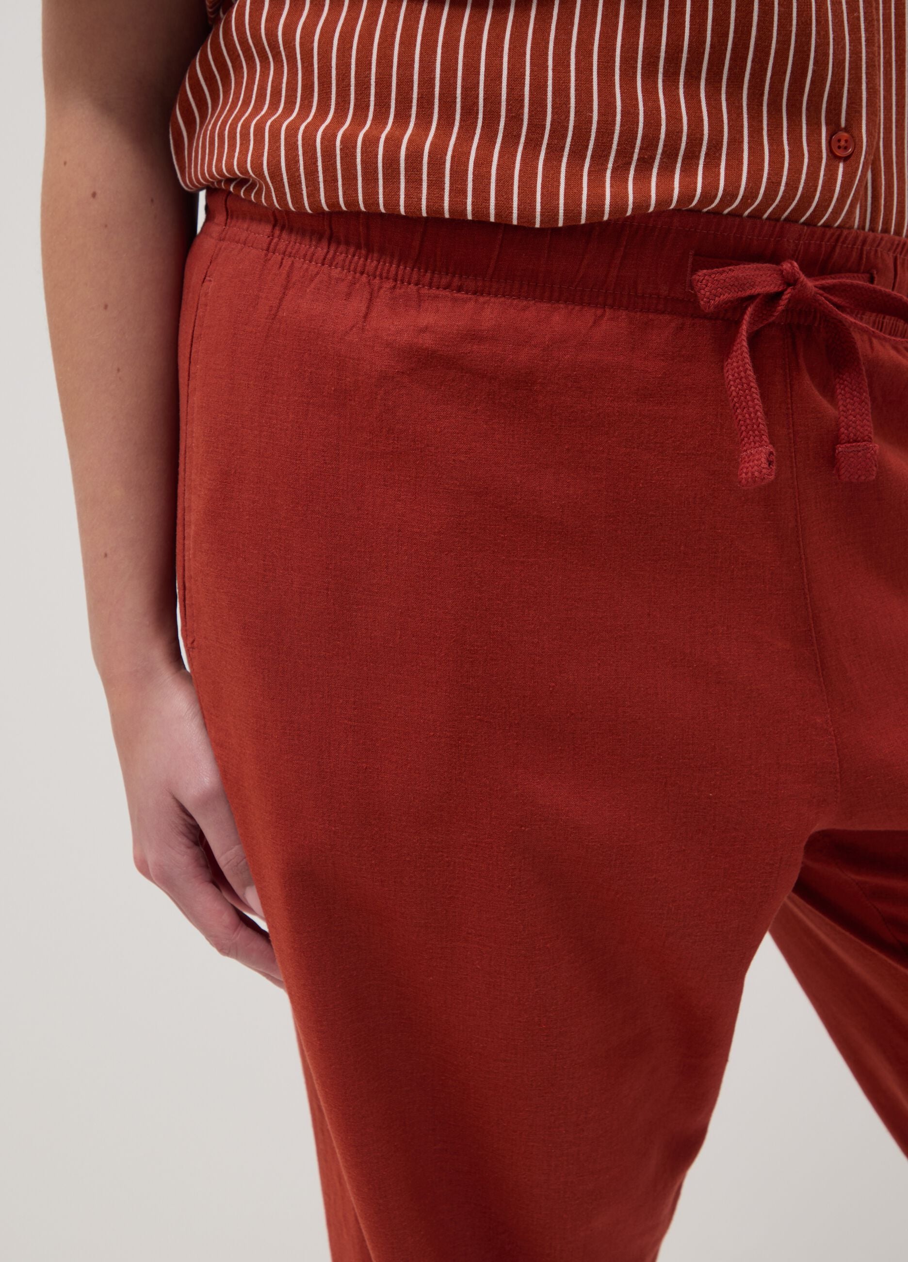 Regular fit red linen blend trousers