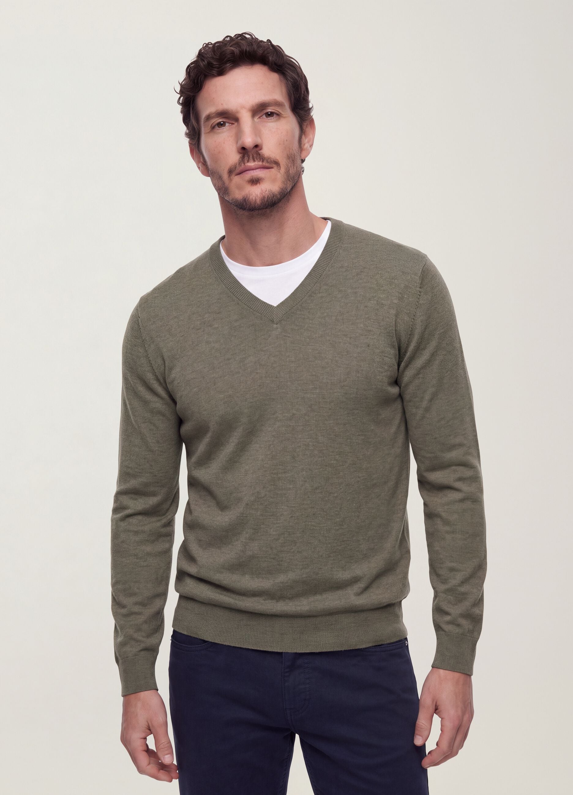 Grey V-neck viscose-blend jumper, regular fit
