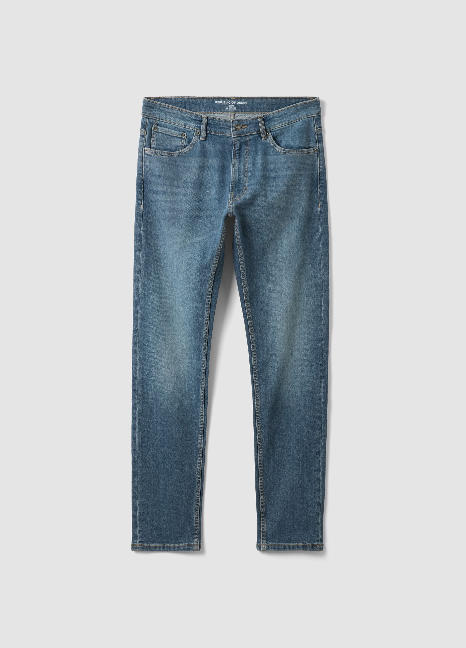 Men&rsquo;s medium-wash slim-fit stretch cotton jeans
